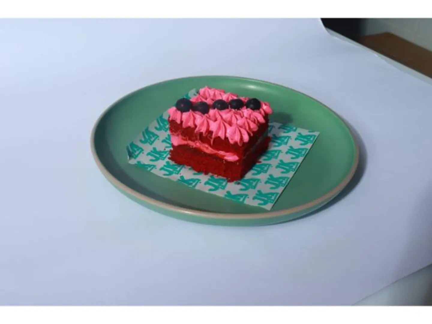 Red Cream Cake