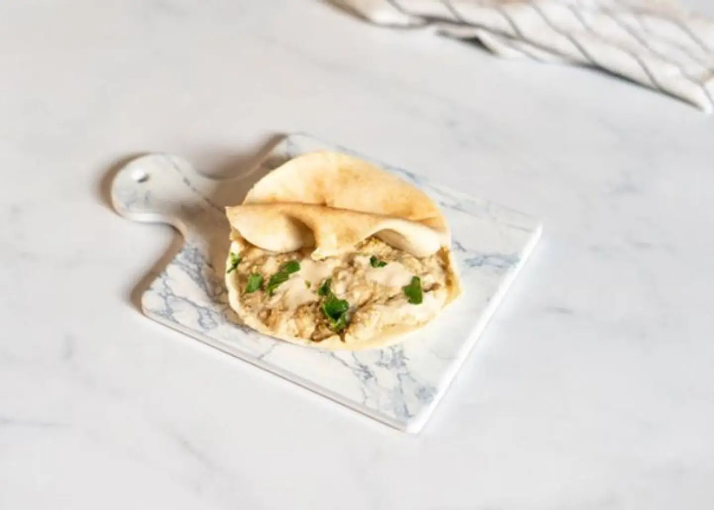 ساندوتش فول مع بابا غنوج