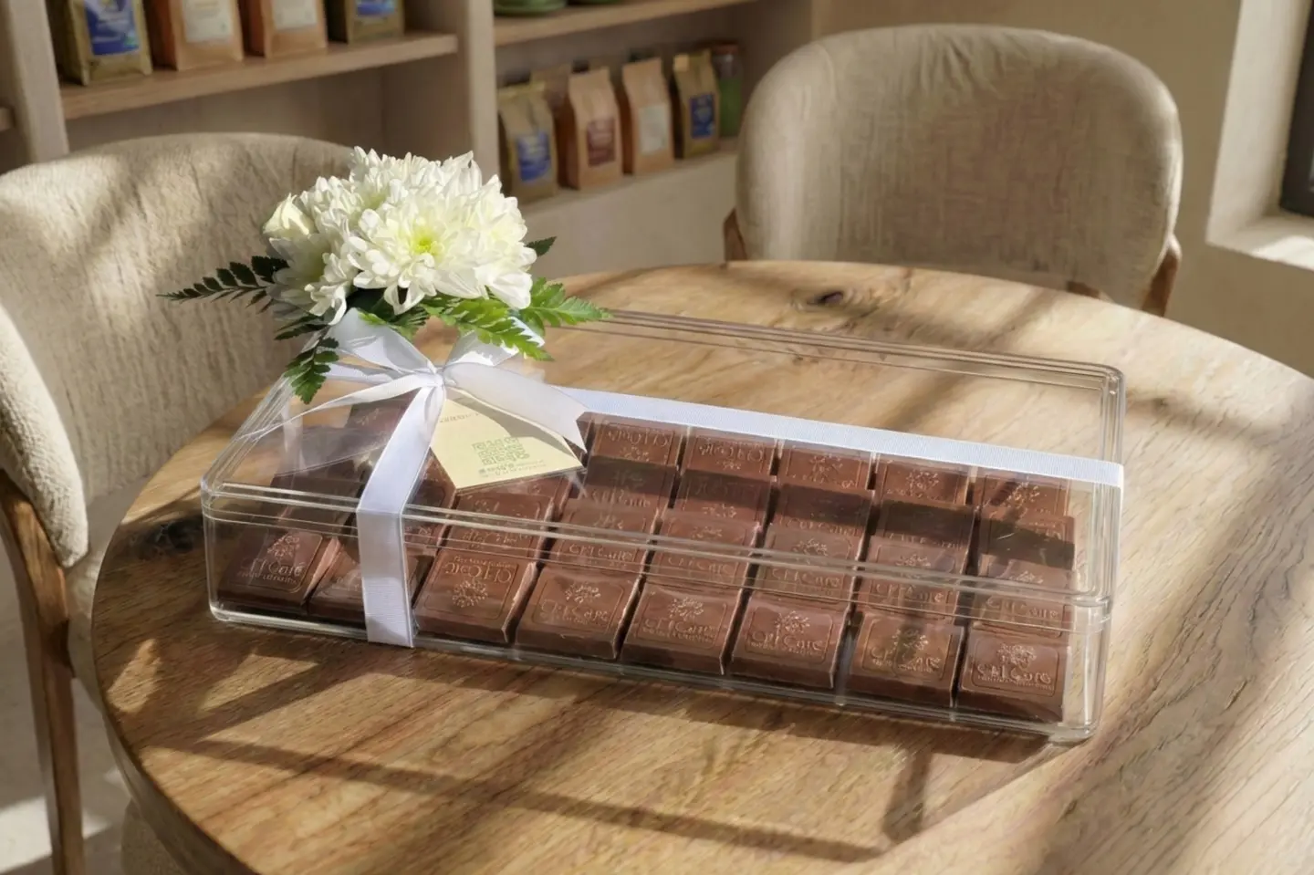 بوكس الشوكولاتة الفاخر مع تنسيق ورد