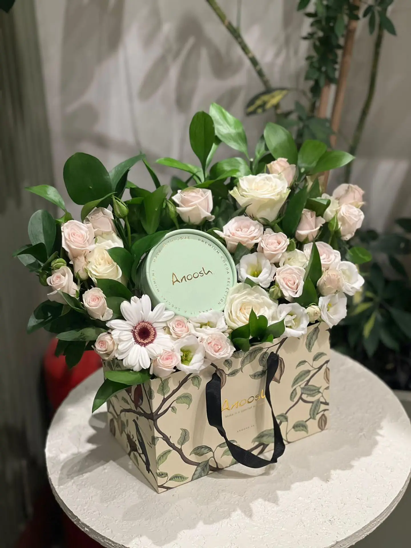 Anoush Chocolate With A Variety Of Natural Roses