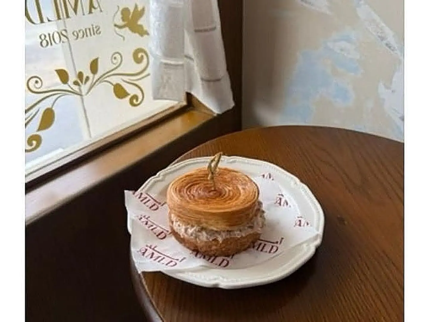 تونه كرواسون ساندوتش