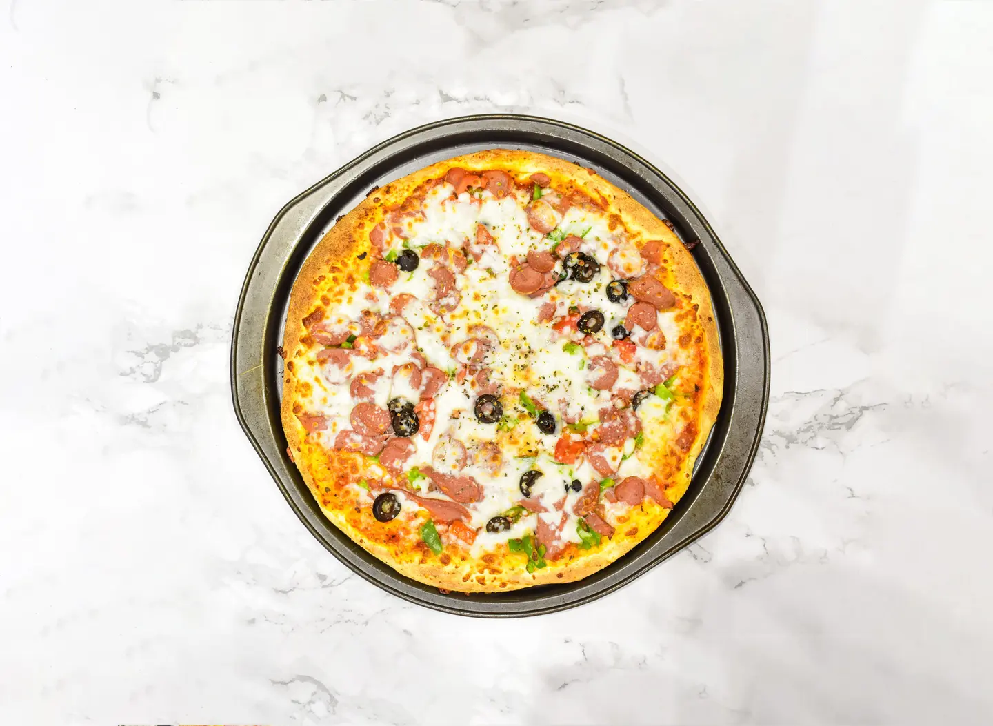 بيتزا نقانق