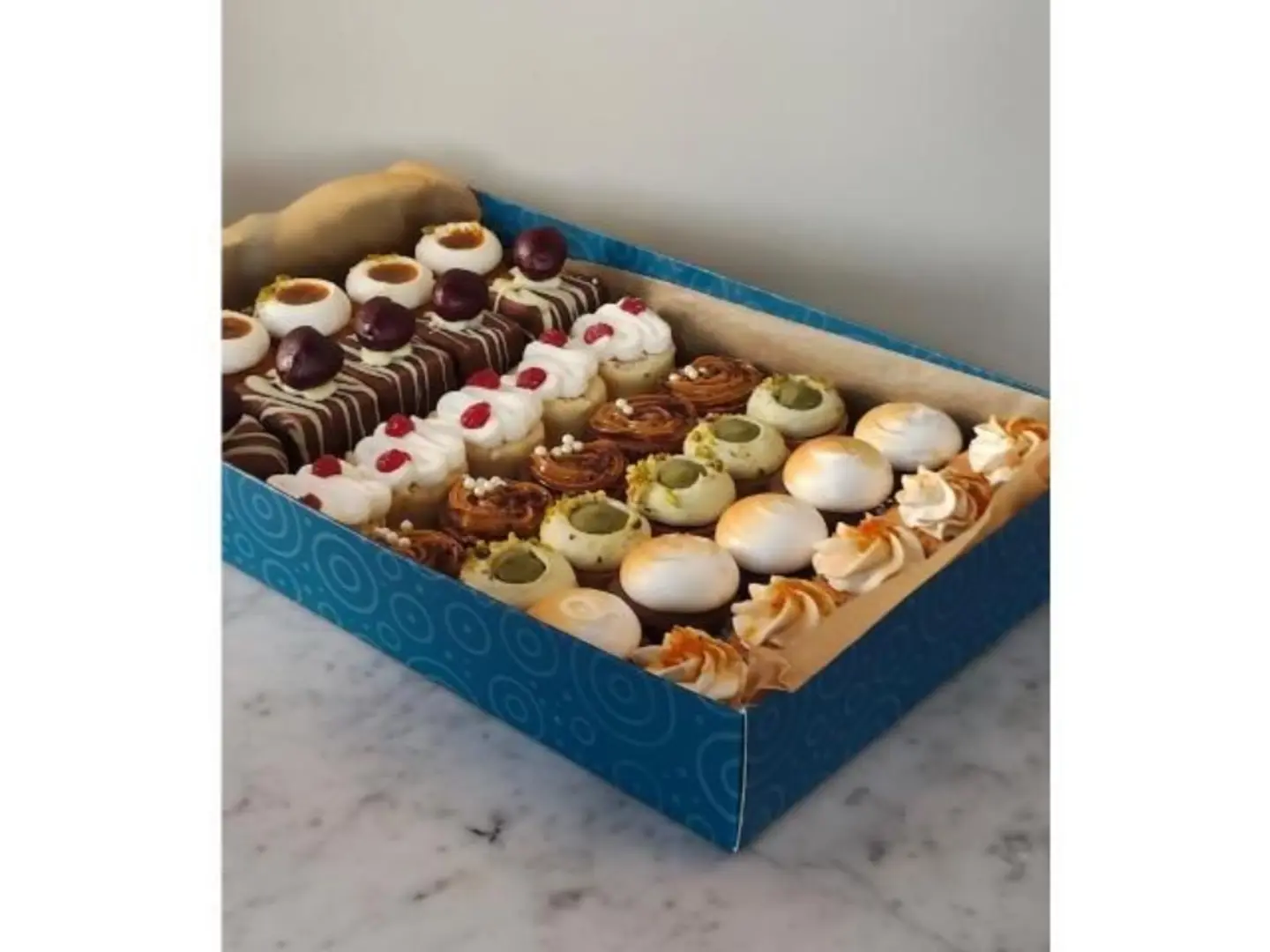 Sweet Box (35 Pieces)