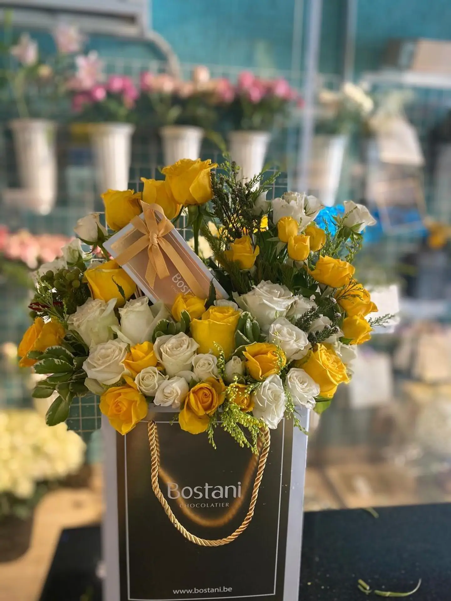 اللونين مع حلا بستاني