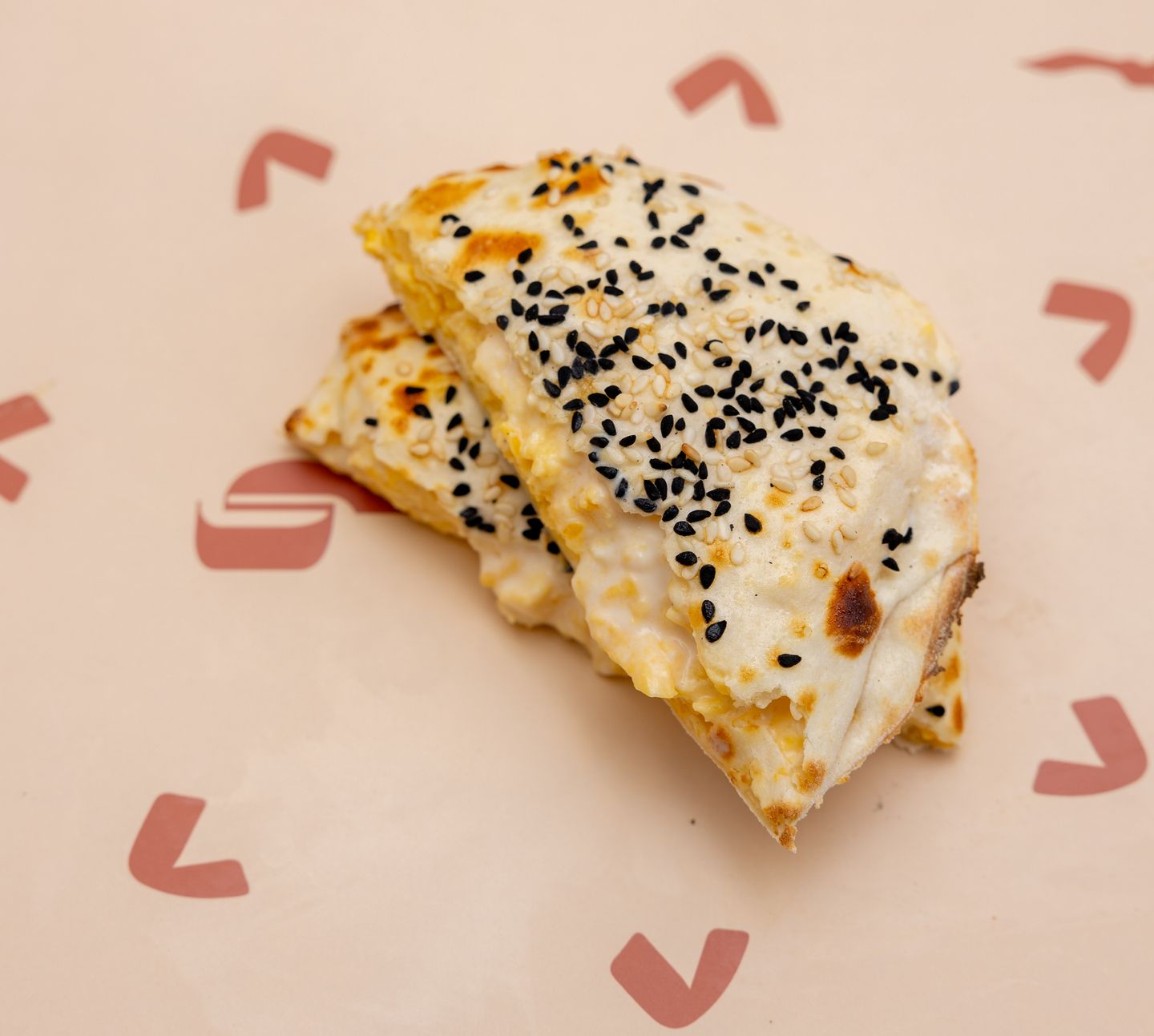 بيض ترفل