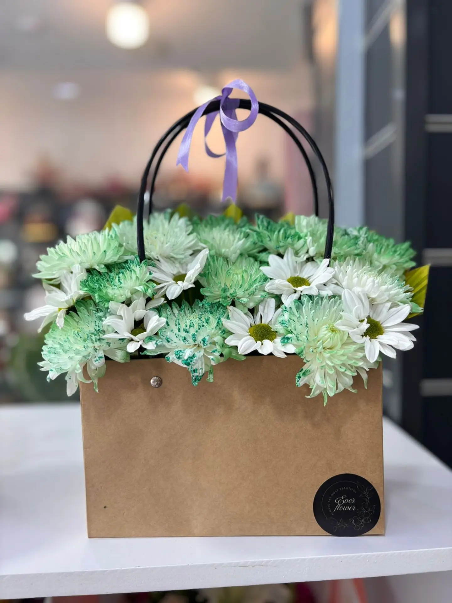 جمال الورود في سلة حب