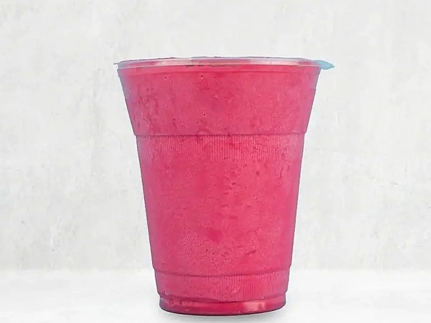 عصير كوكتيل كبير طازج وطبيعي