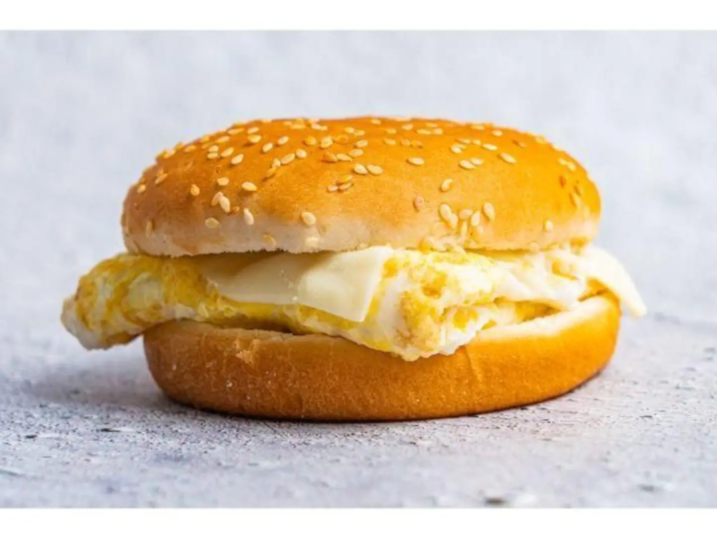Egg With Cheese (Round Bread)