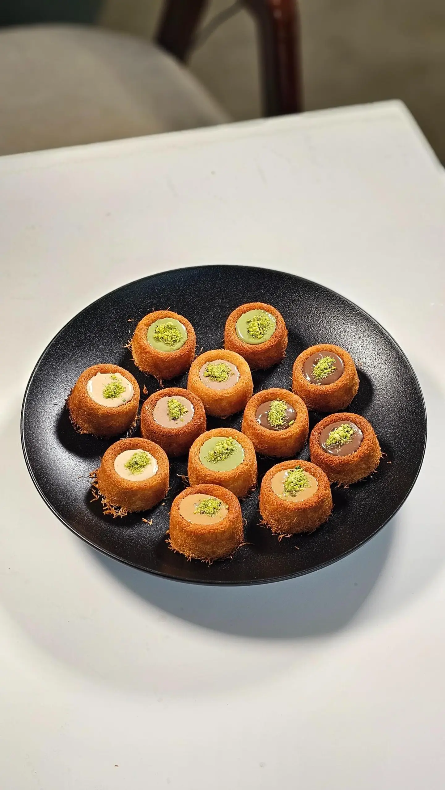 كب كنافة بالصوص 12 قطعة