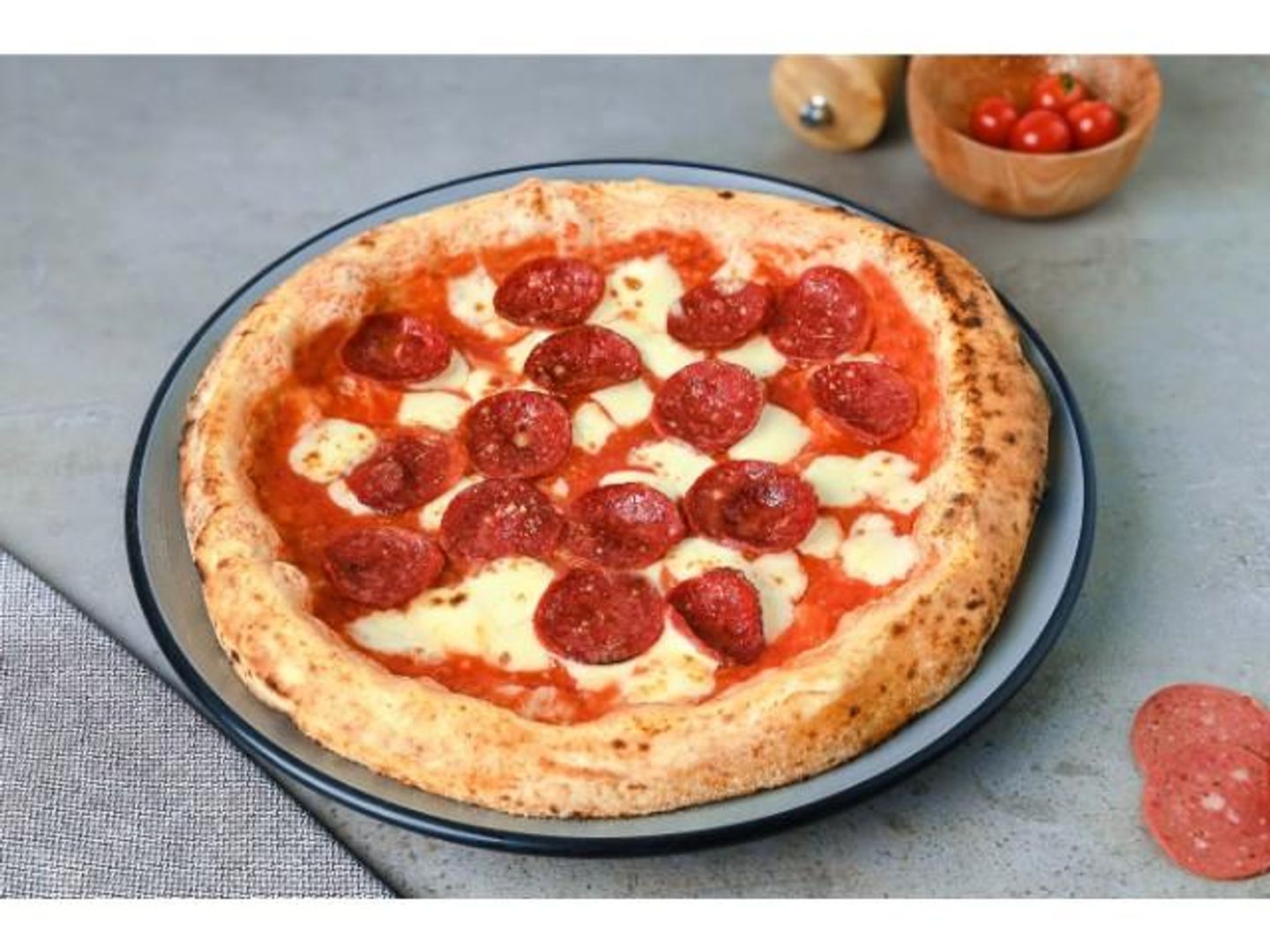Salami Pizza