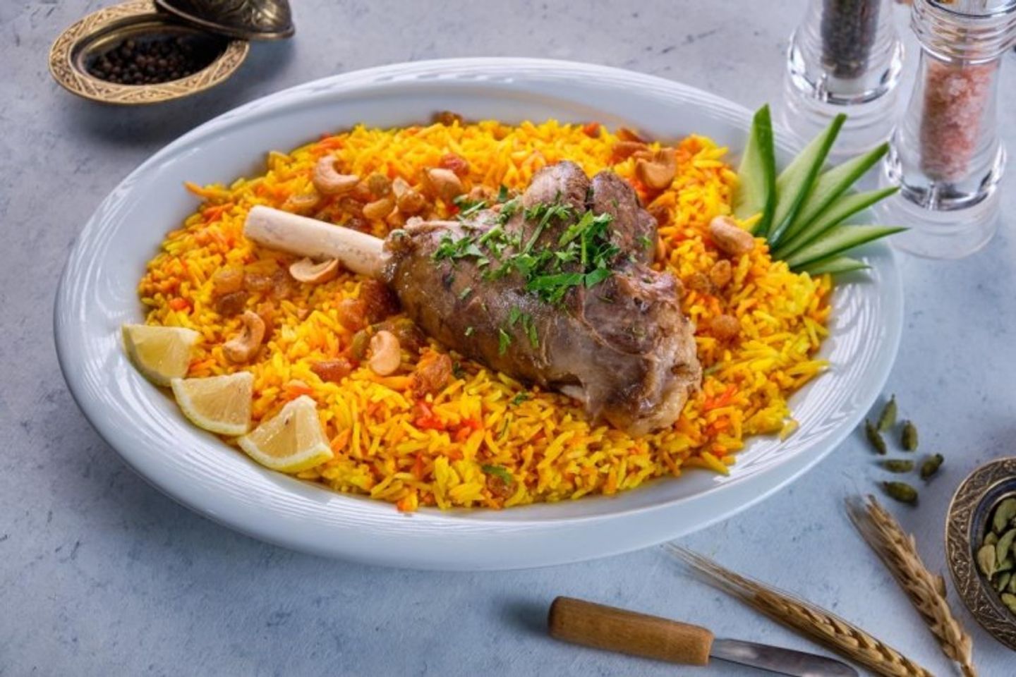 لحم غنم حنيذ