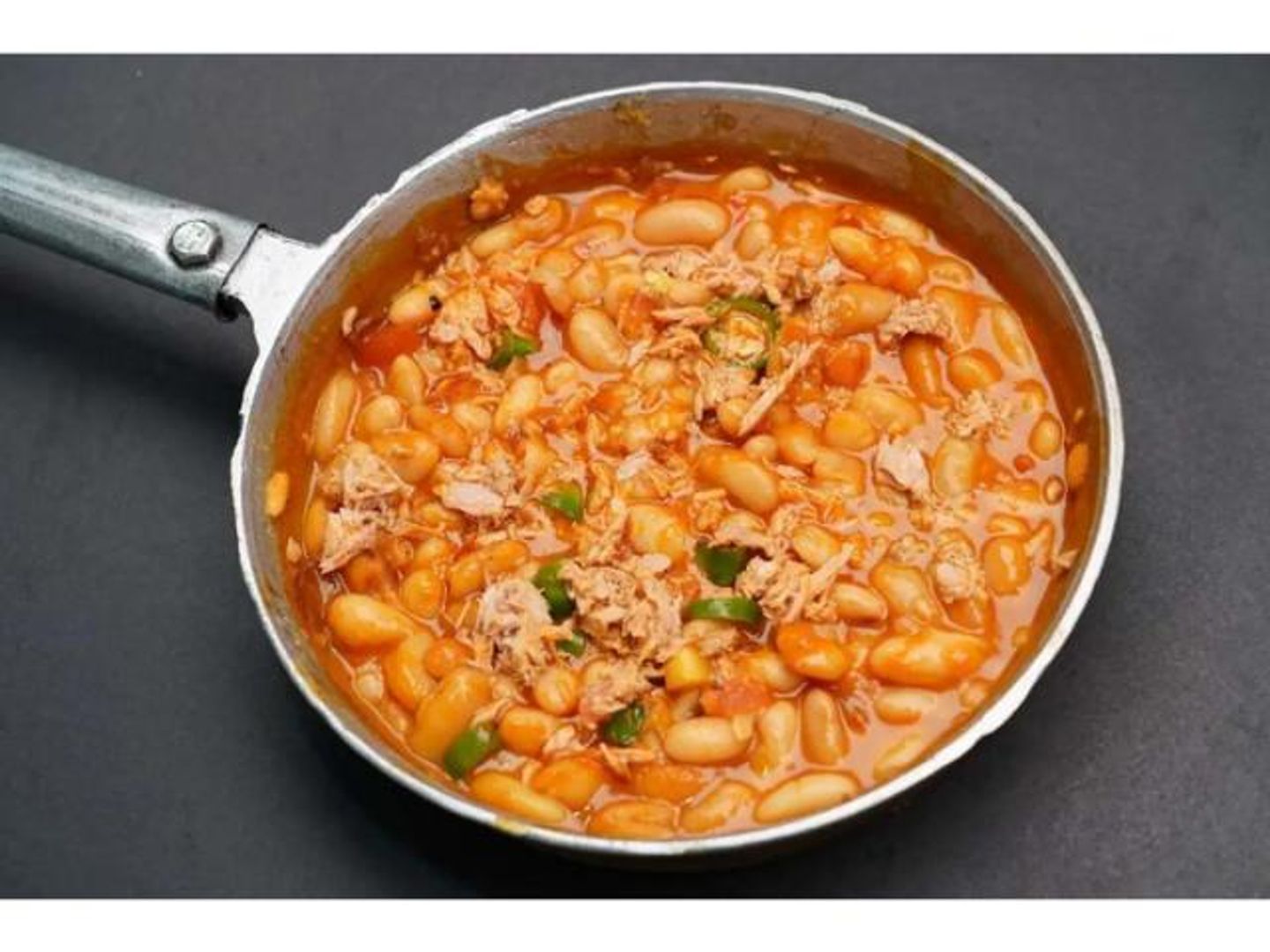 فاصوليا مع التونة