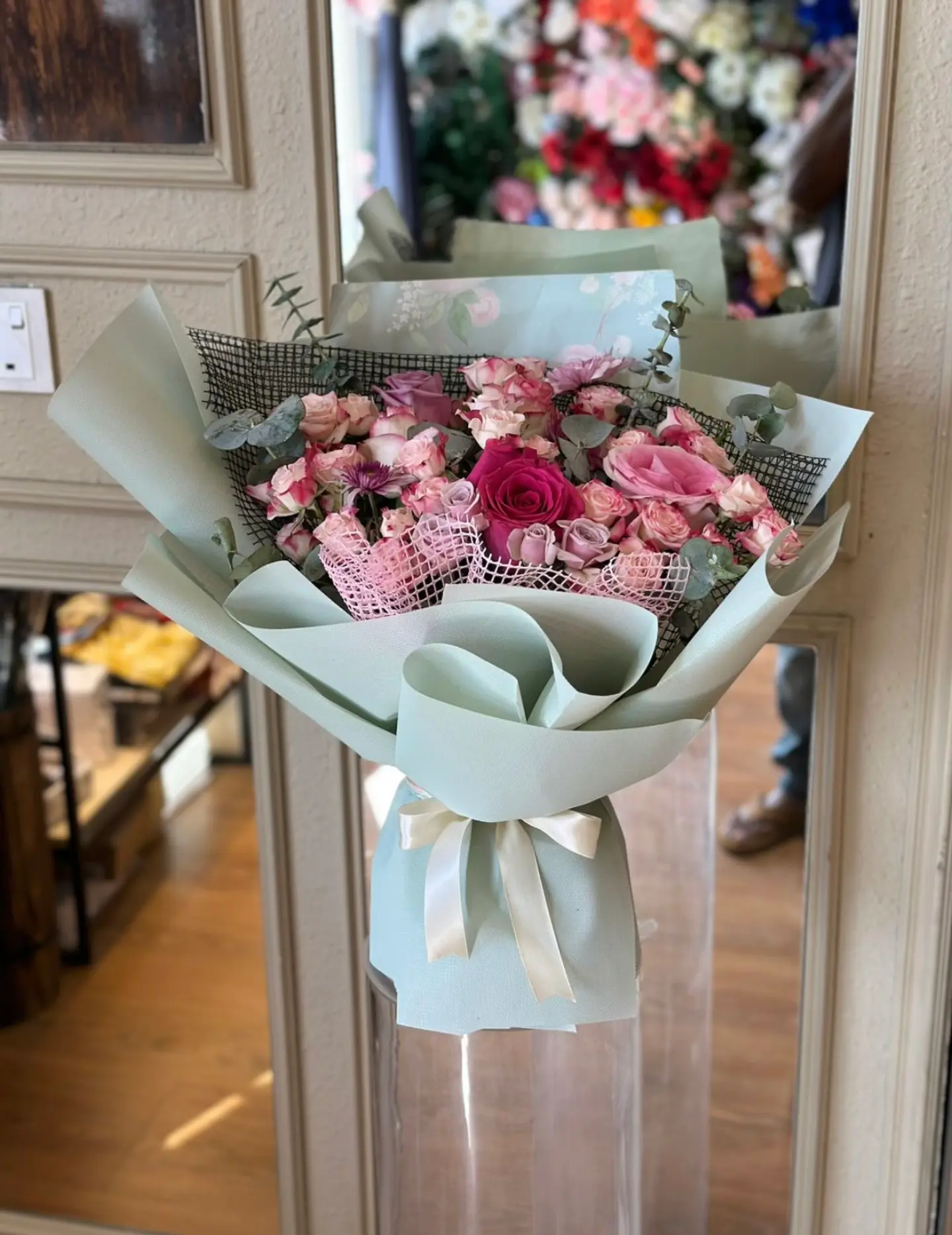 باقة زهور الوردي الانيق