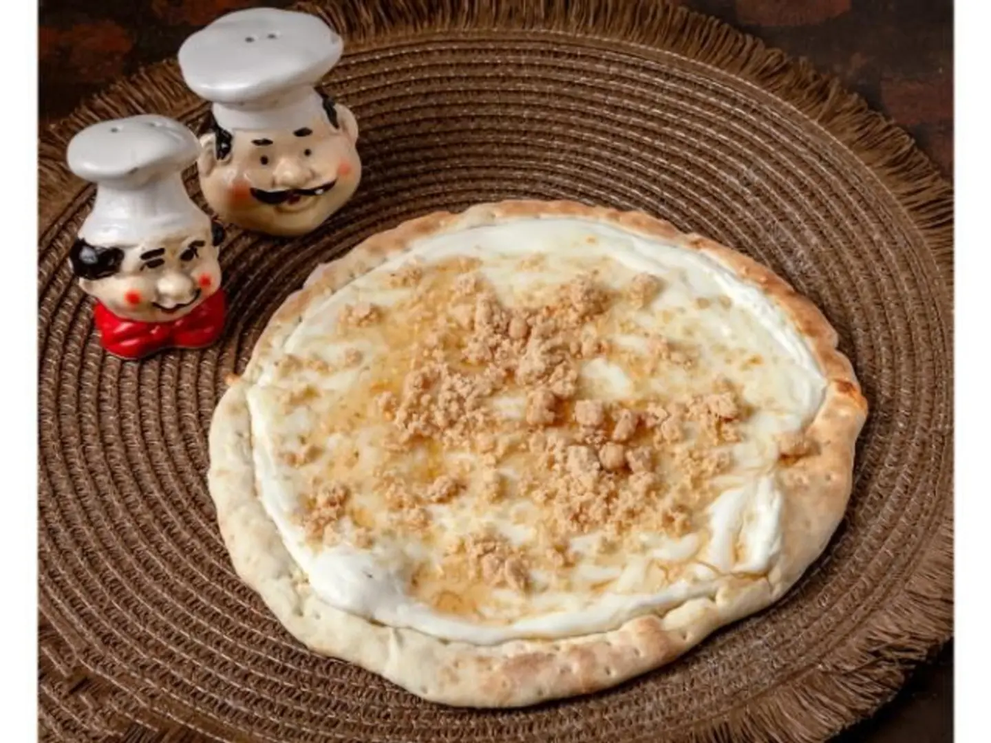 عش البلبل مع عسل ومكسرات