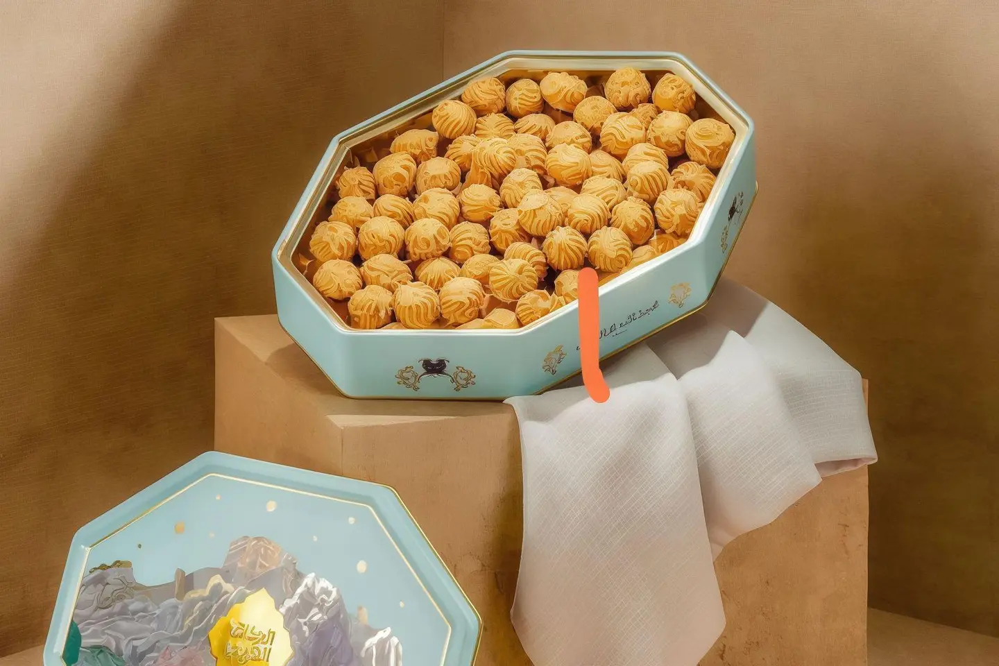 Large Cream Petit Fours, Arabic Flavor