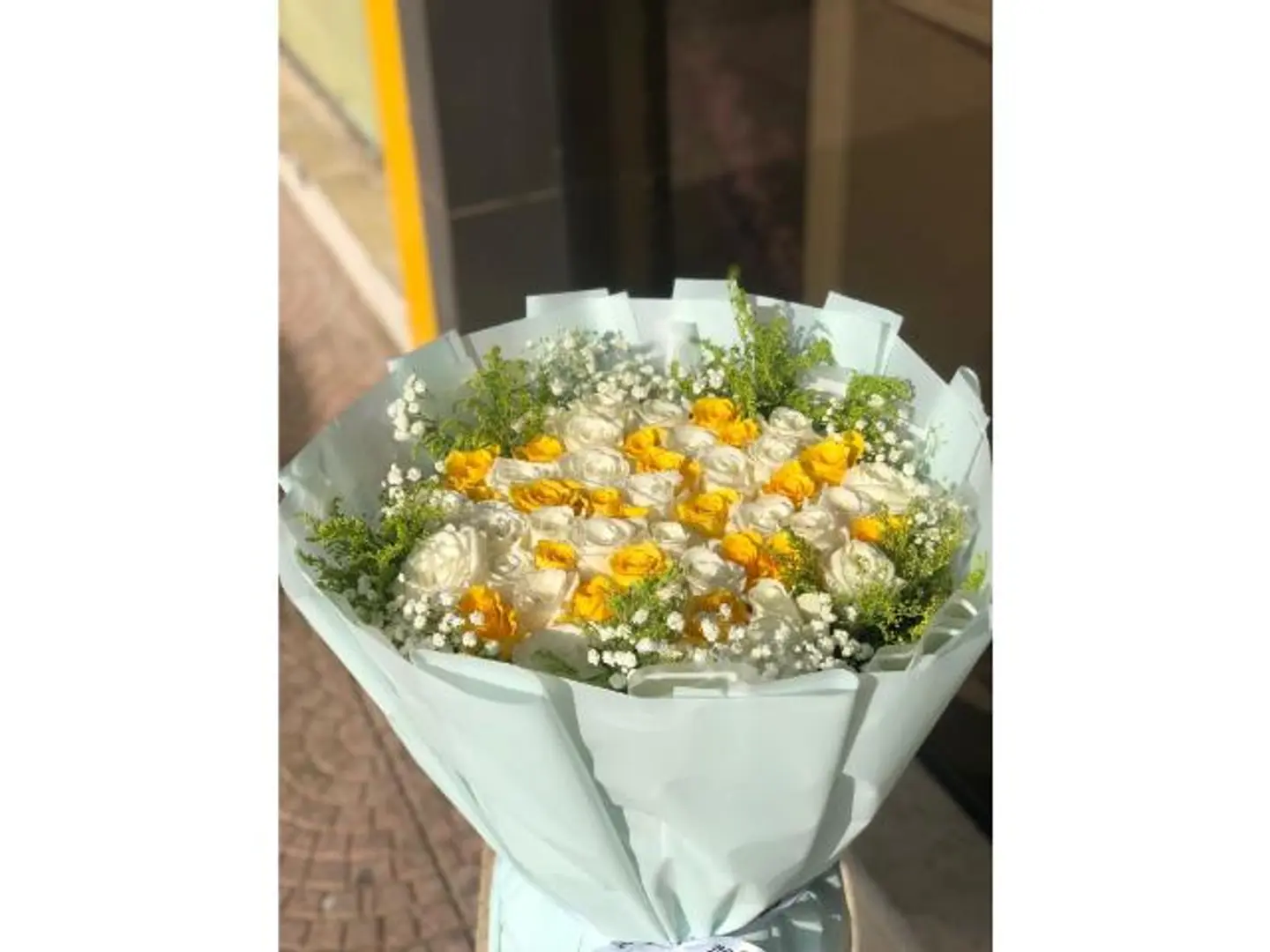 Yellow And White Bouquet Of Roses