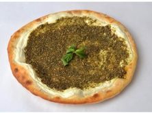 فطيرة لبنة بالزعتر