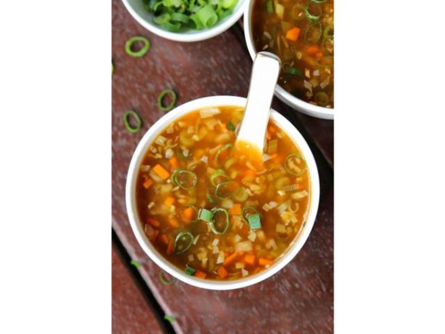 شوربة الخضار الحارة والحامضة