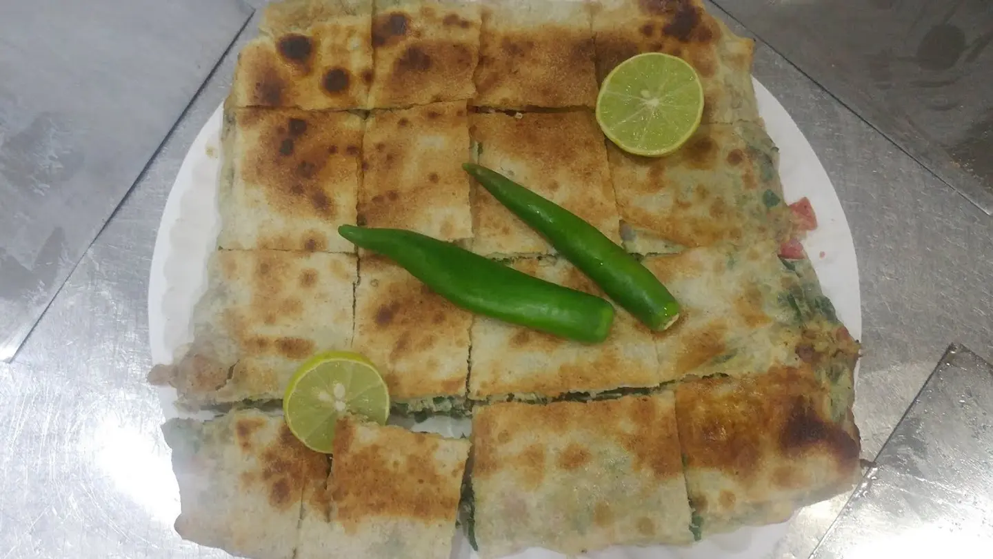 مطبق مالح مع جبنة مالح