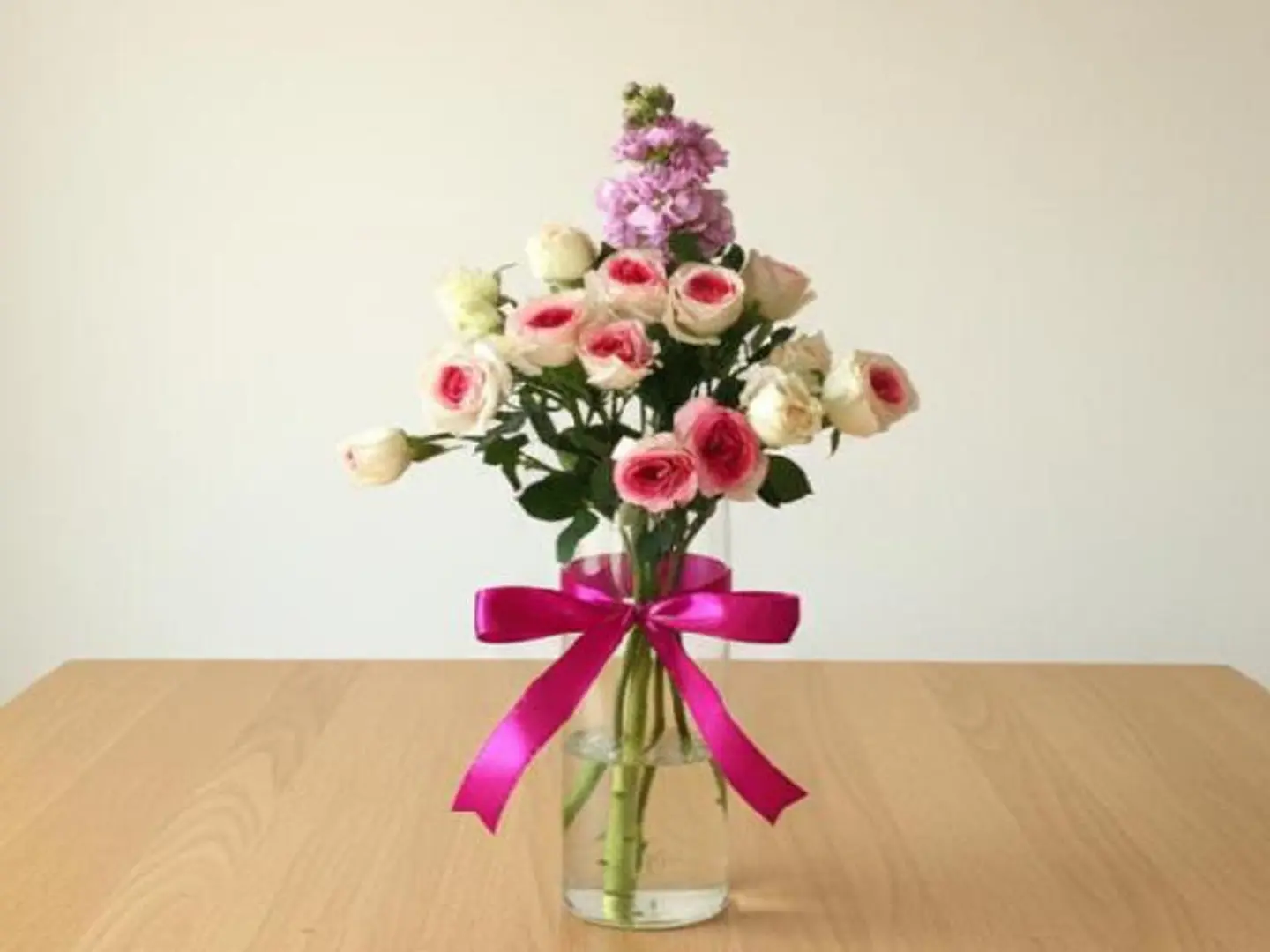 Sb Kiss Essence Vase 220