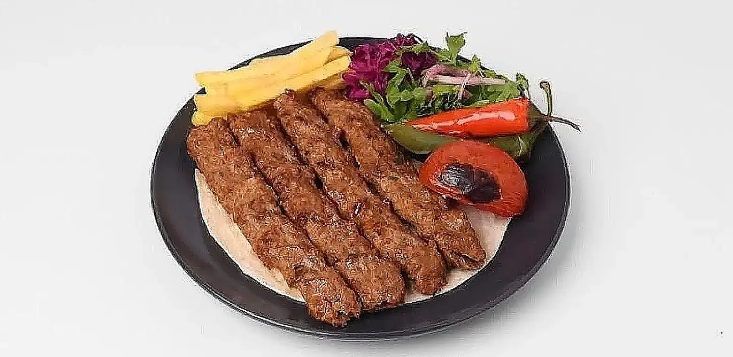 نصف كيلو كباب لحم مشوي