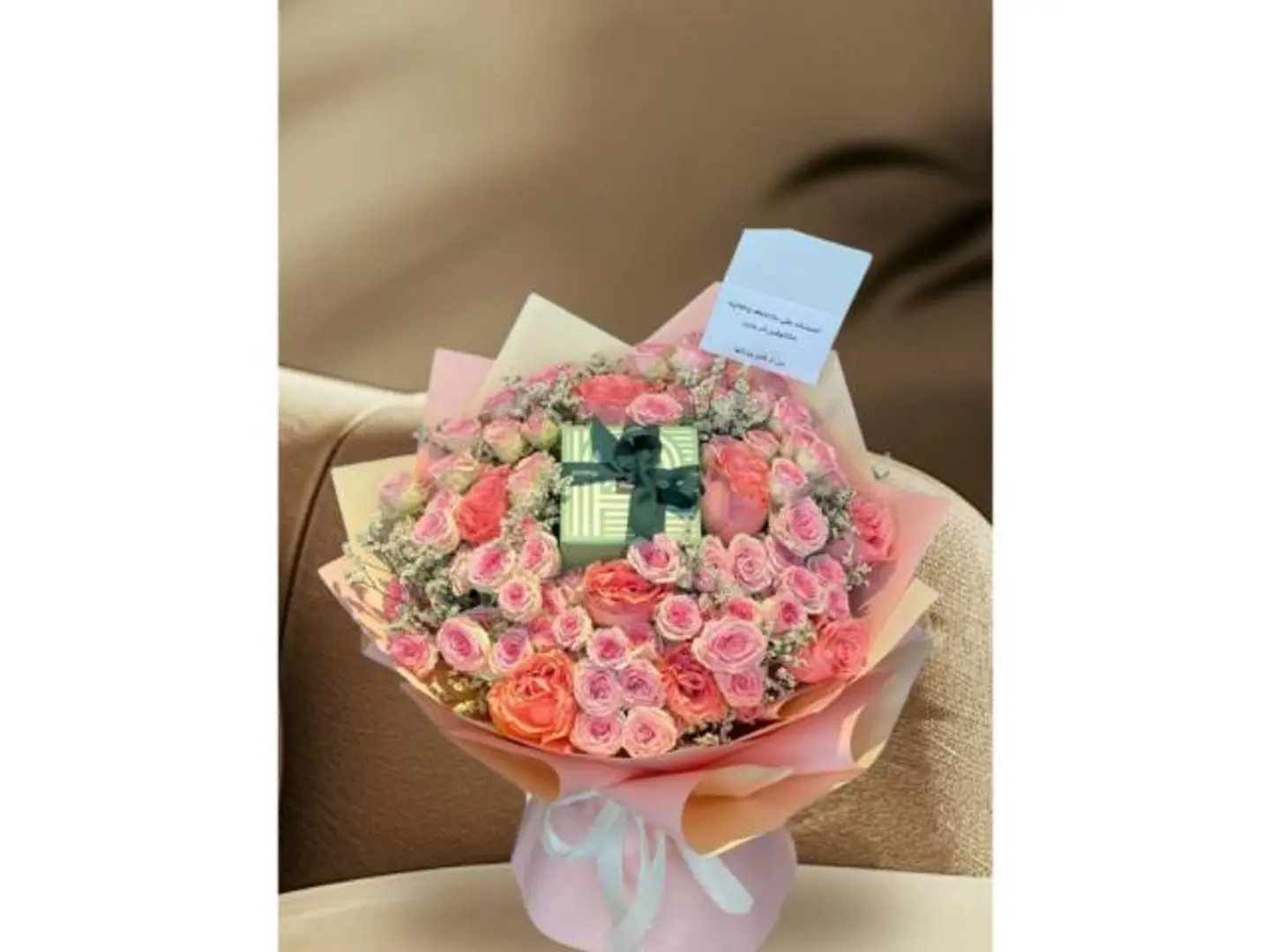 الهديه المختاره بعنايه هديه حلا باتشي مع ورد بيبي روز درجات الوردي