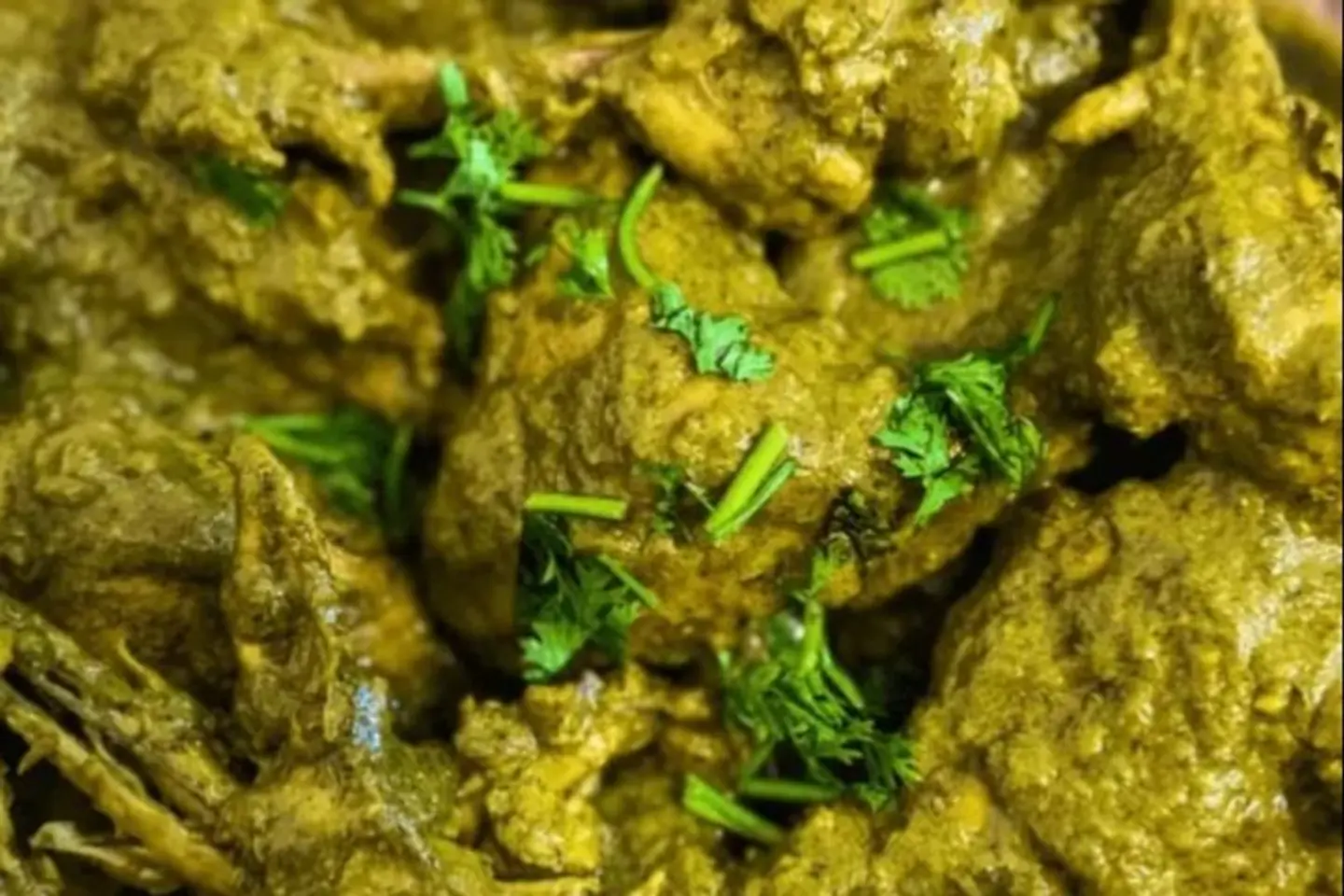 Dania Chicken Adraki Gervais With Paratha