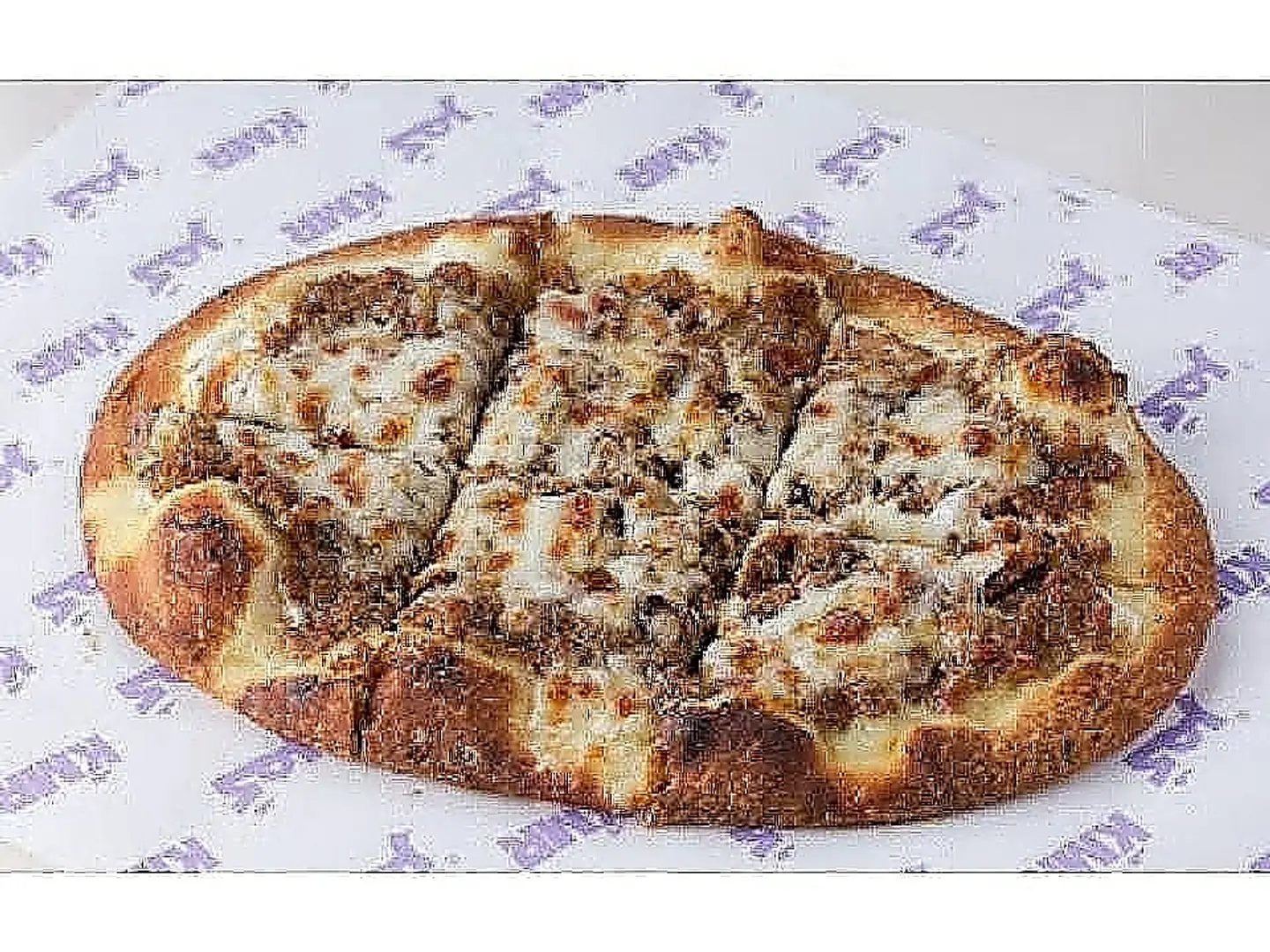 لحمة بالعجين