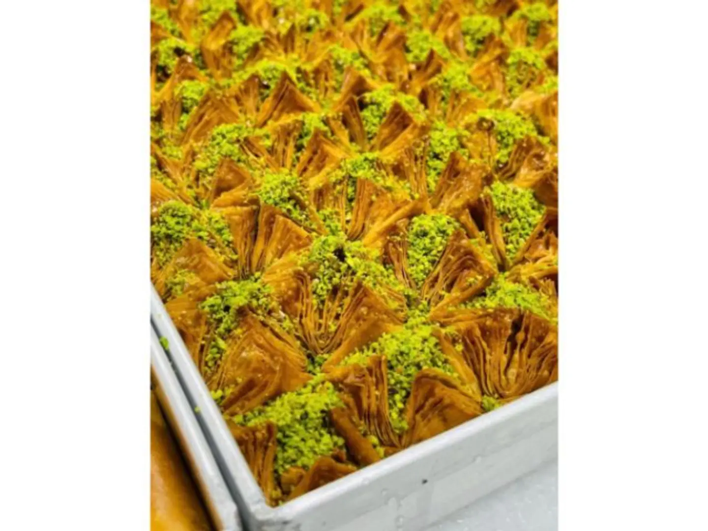 بقلاوة وردية