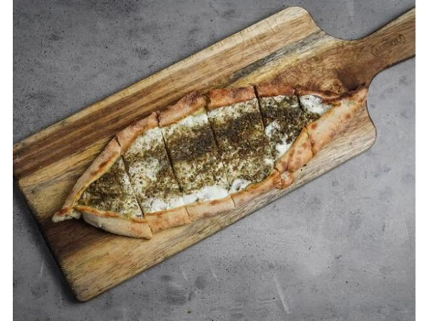 جبن بالزعتر