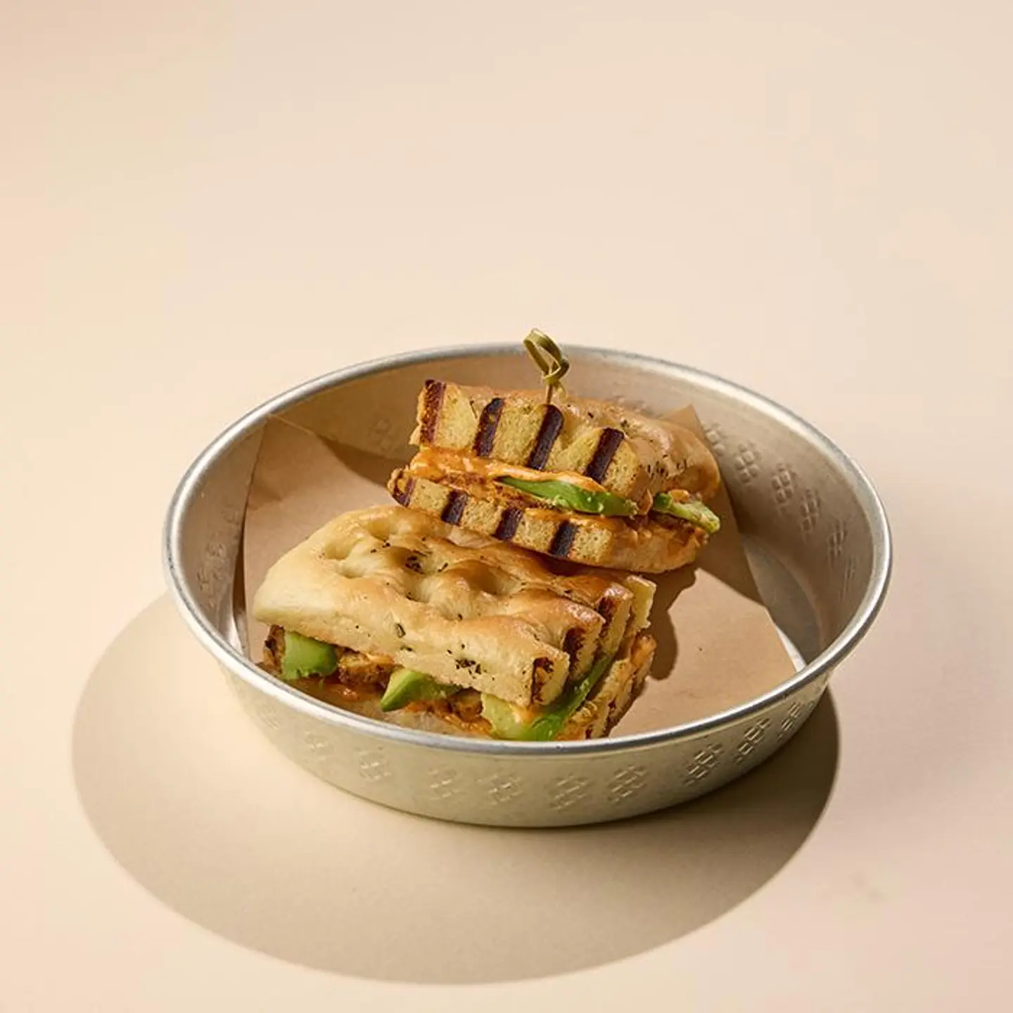 دجاج و افوكادو