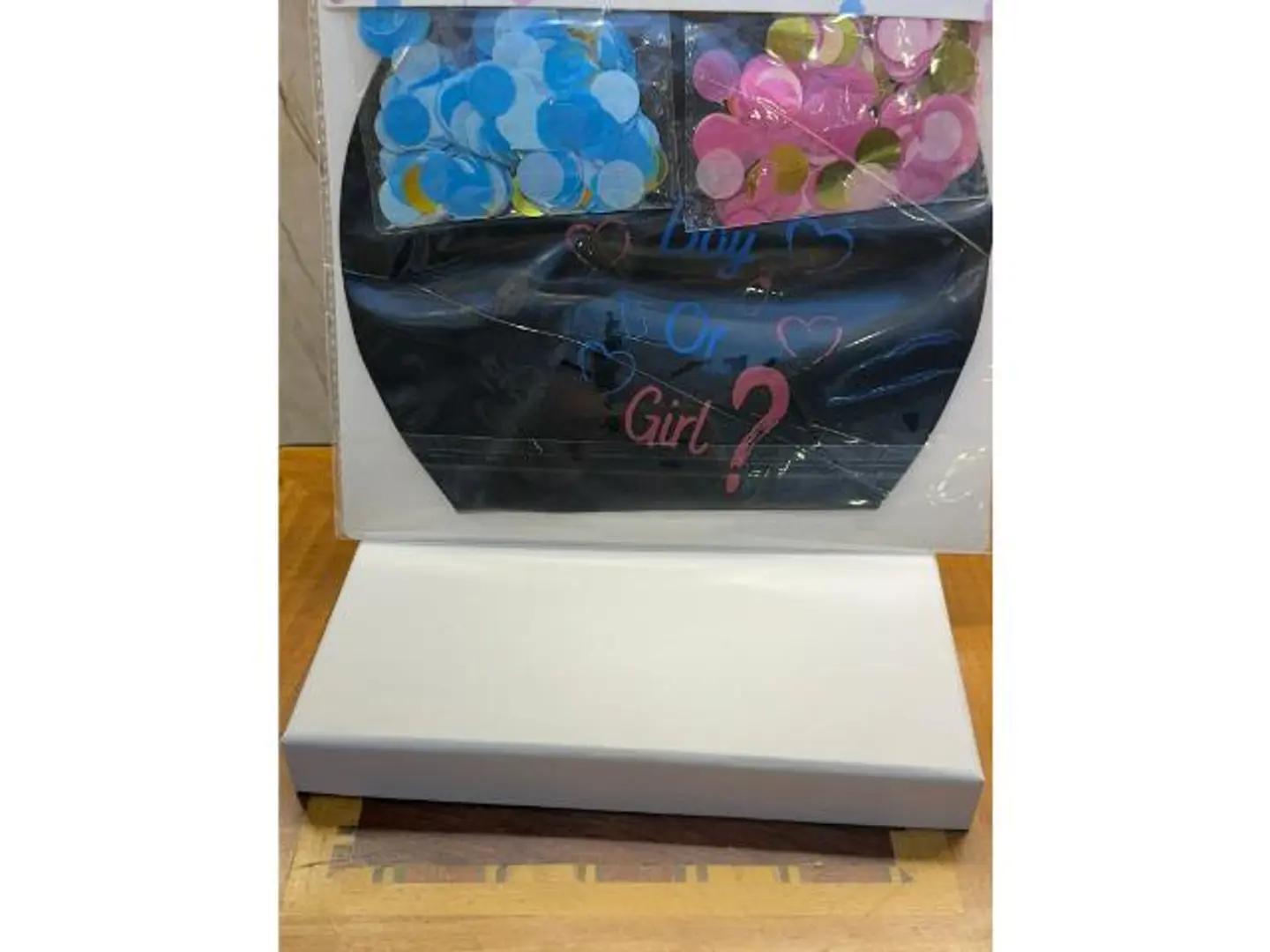 بالونه تحديد الجنس مع بالونين سماوي وردي