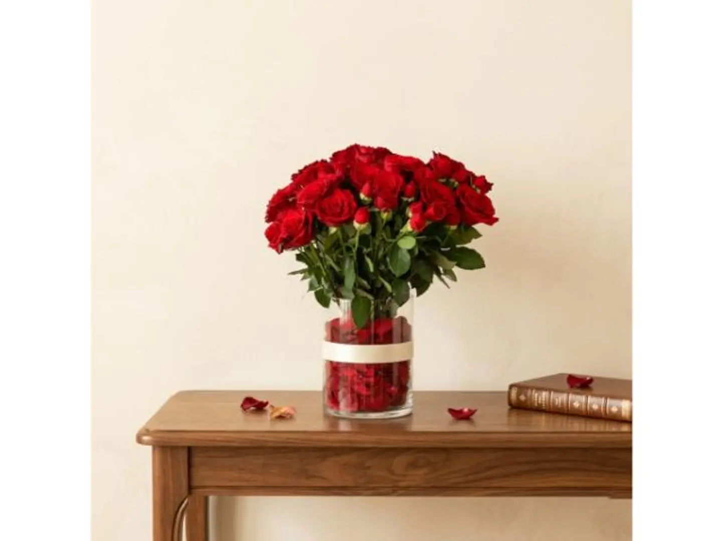 Clear Vase Red Flowers