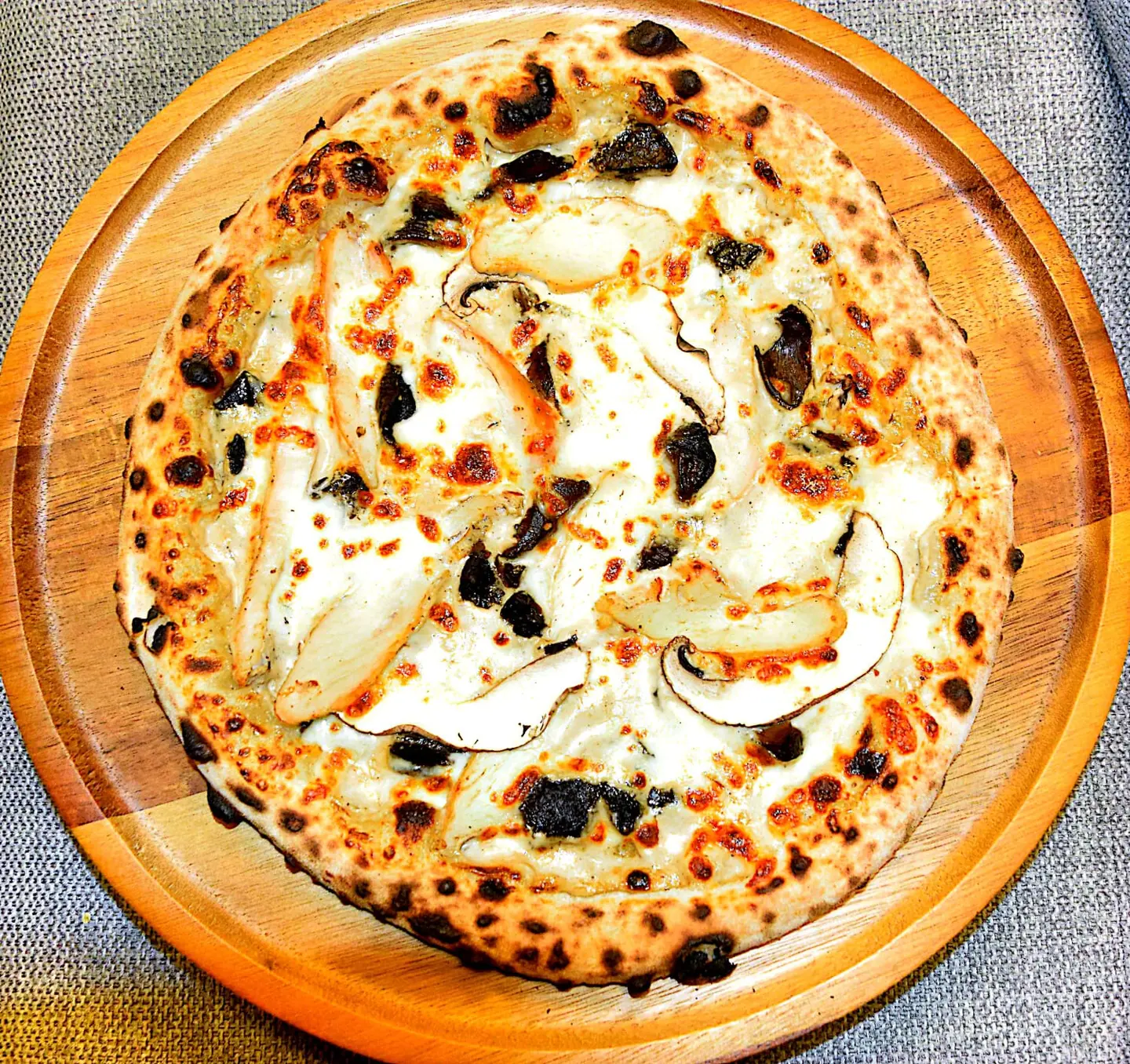 Chicken And Mushroom With White Cream Pizza - Small
