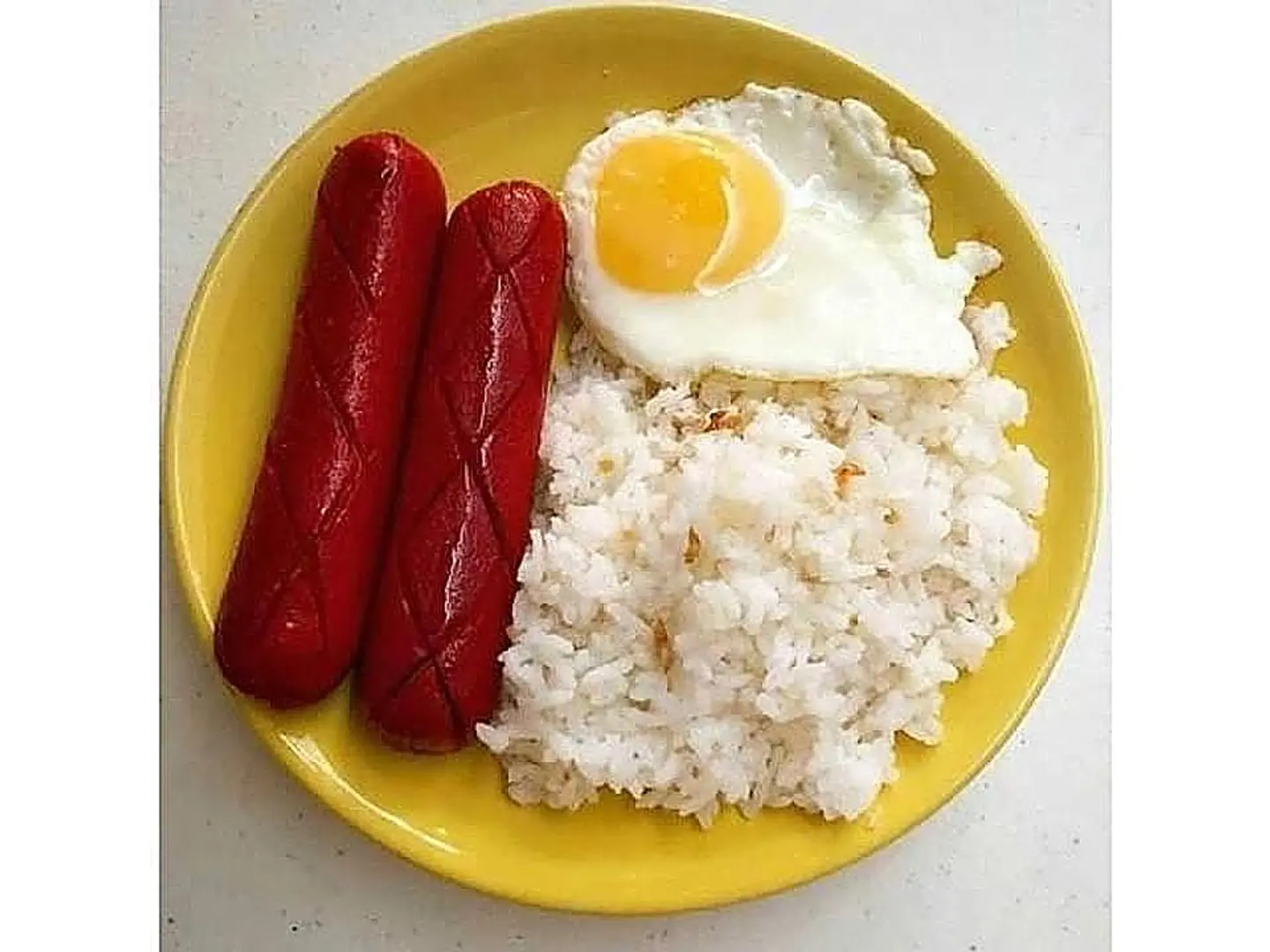 نقانق هوتسيلوغ