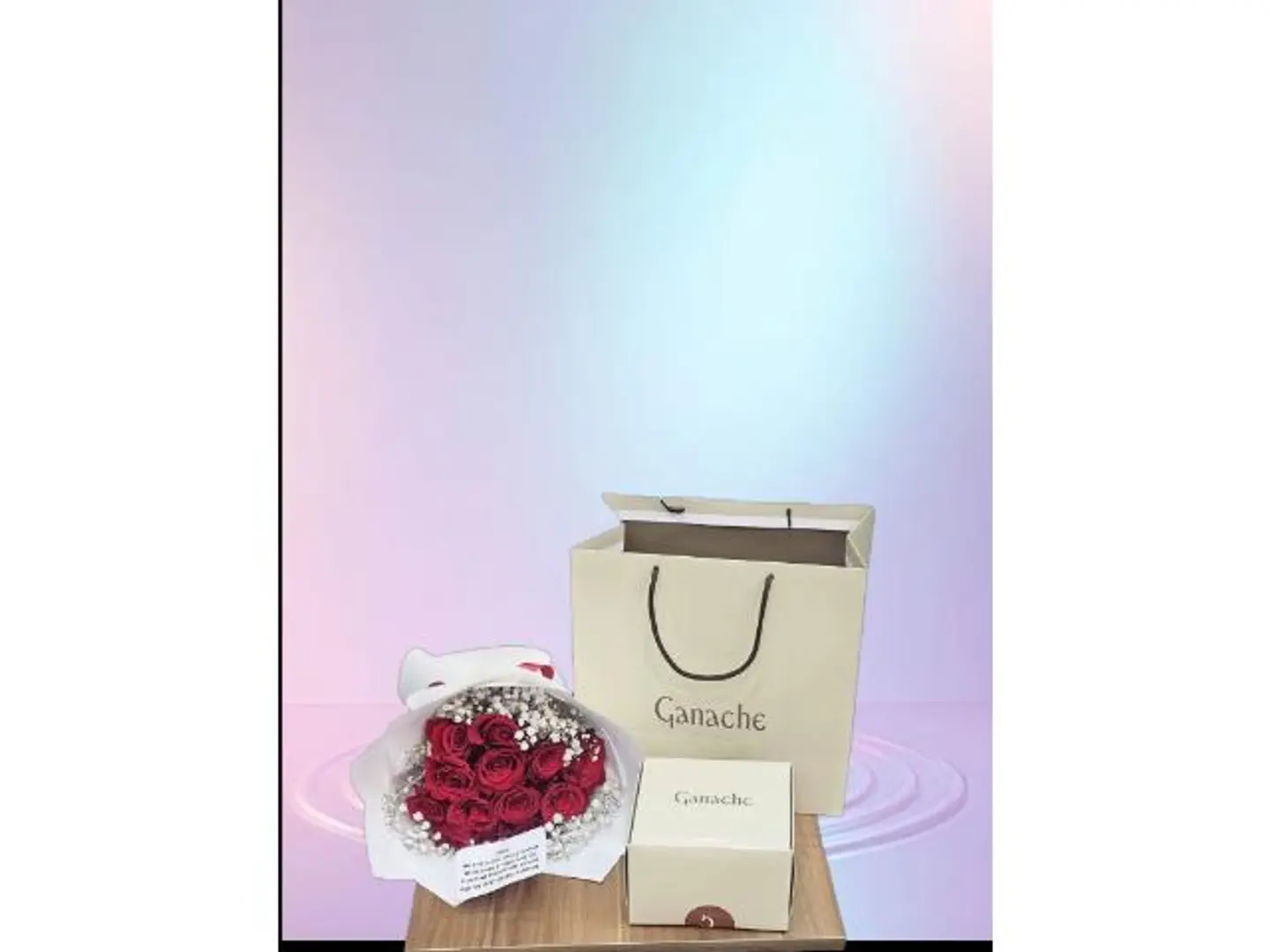 كيكه جاناش مع باقه ورد