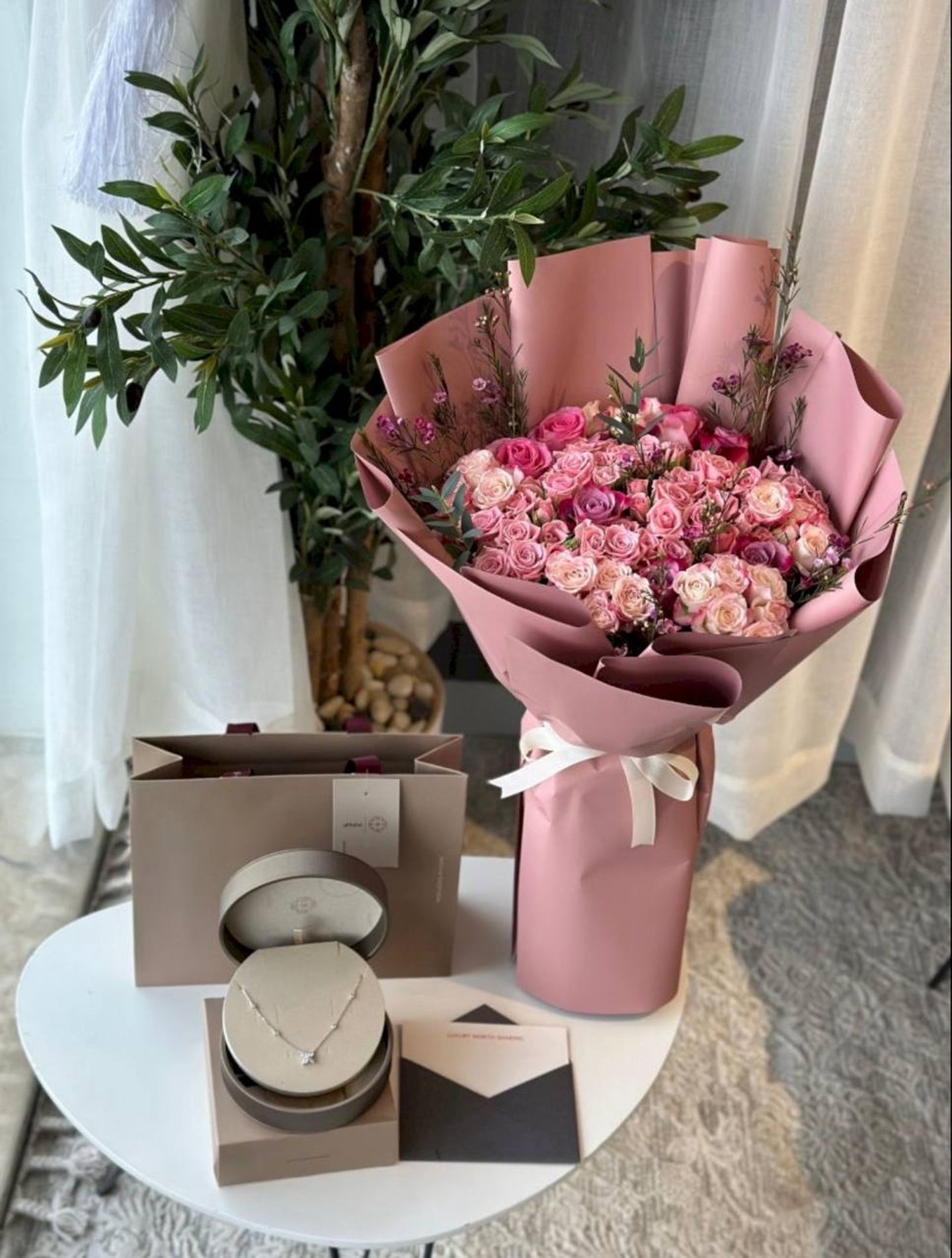 Luxurious Bouquet With Moh Necklace