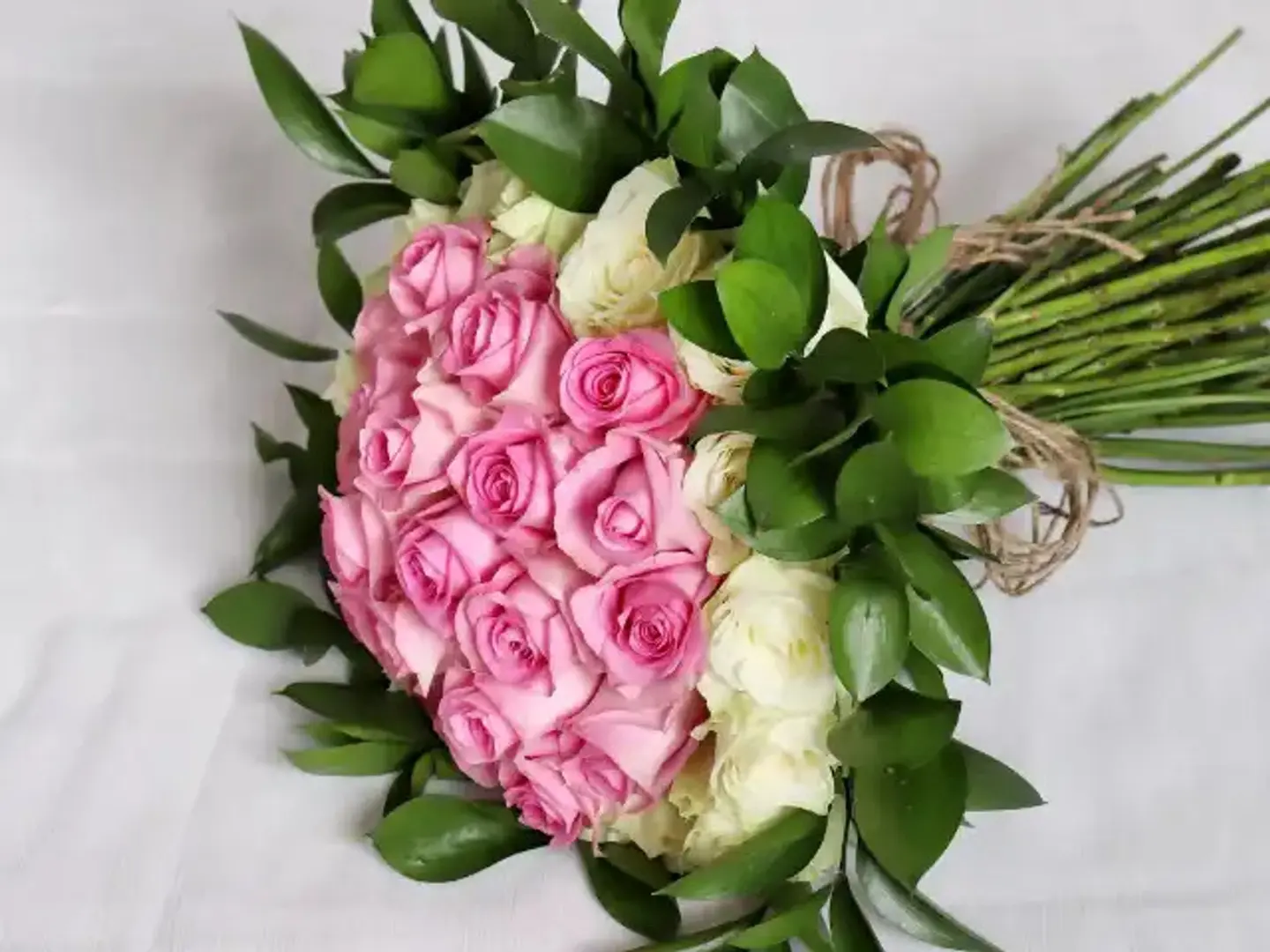 باقة ورد كلاسيكية 35 وردة