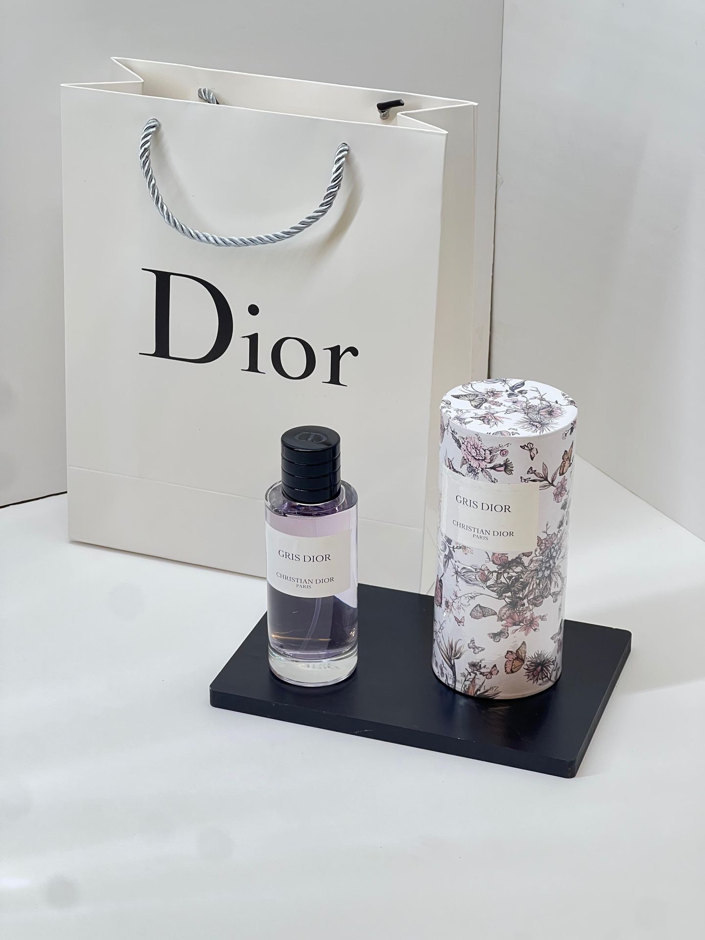 عطر جريس دبور