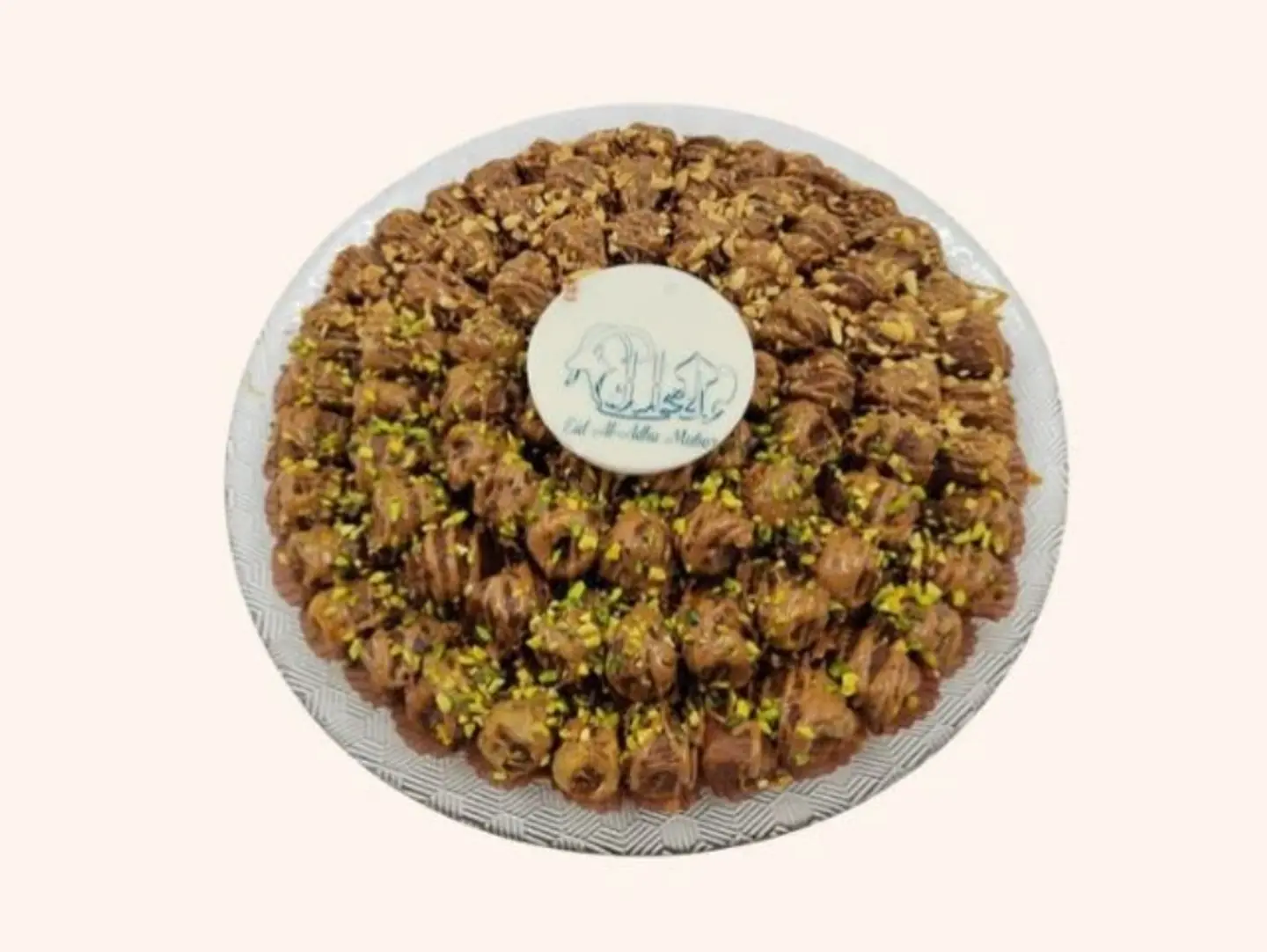 تمر محشي بقالب العيد