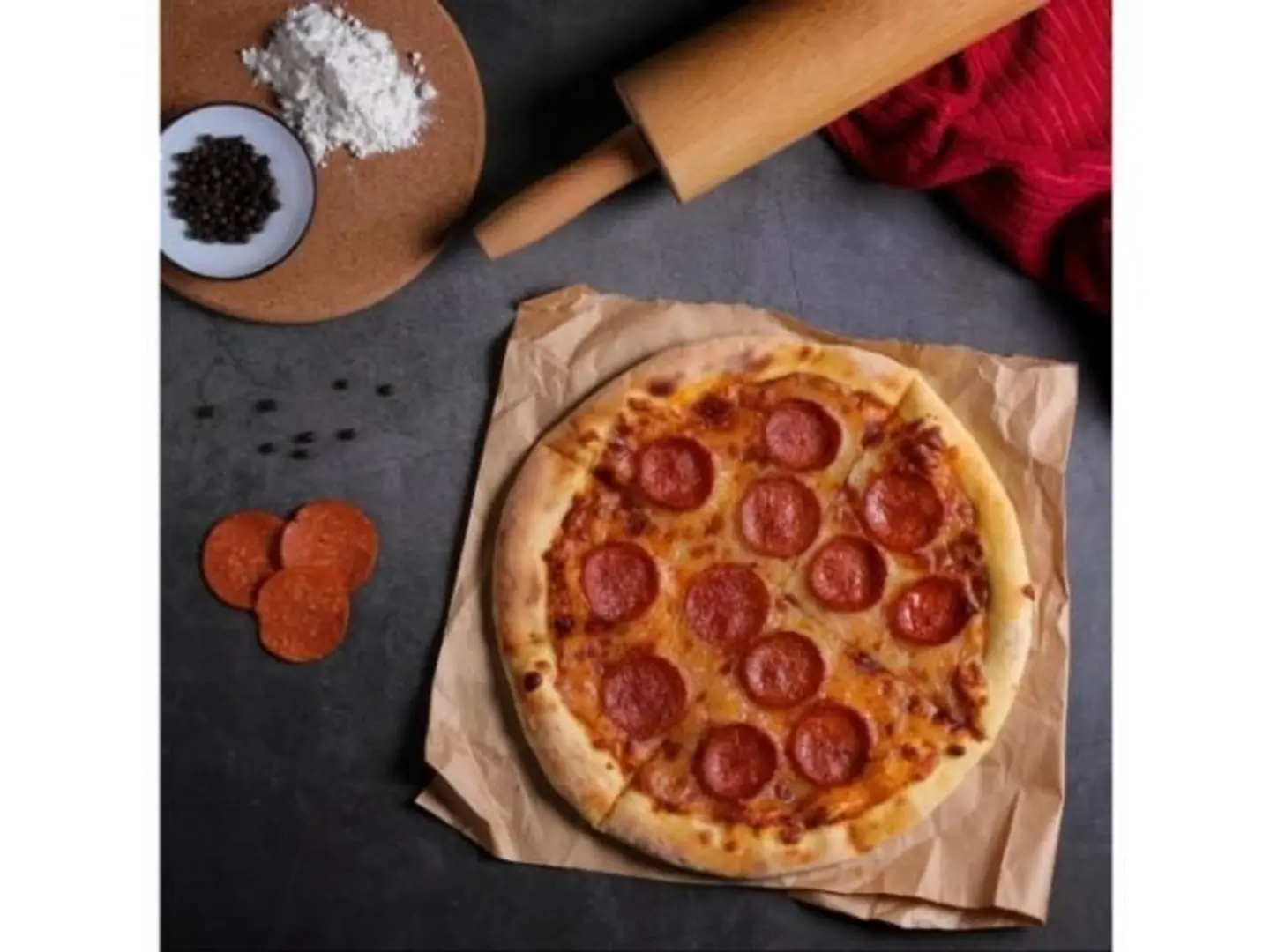 بيتزا بيبروني