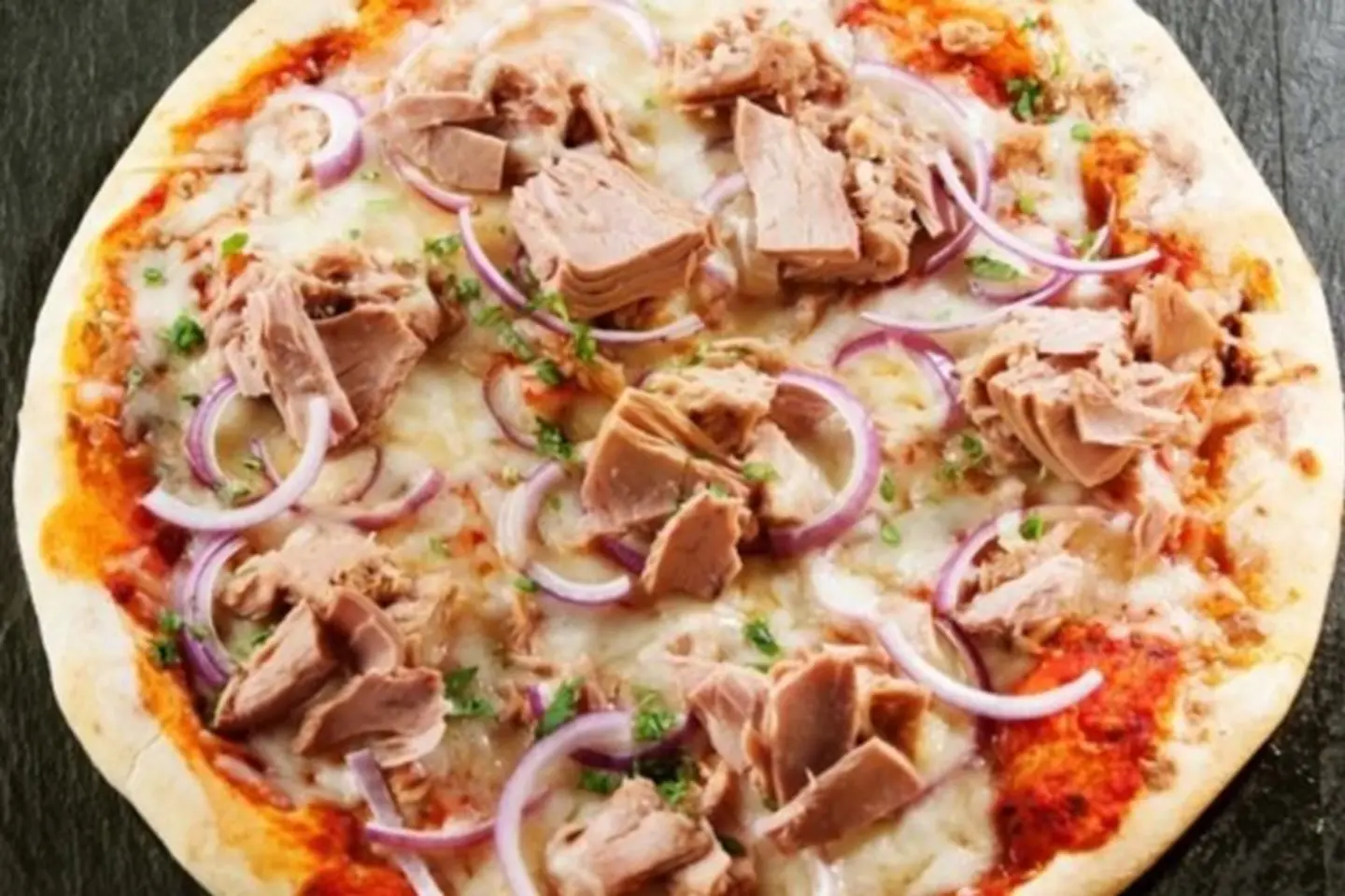 Medium Tuna Pizza