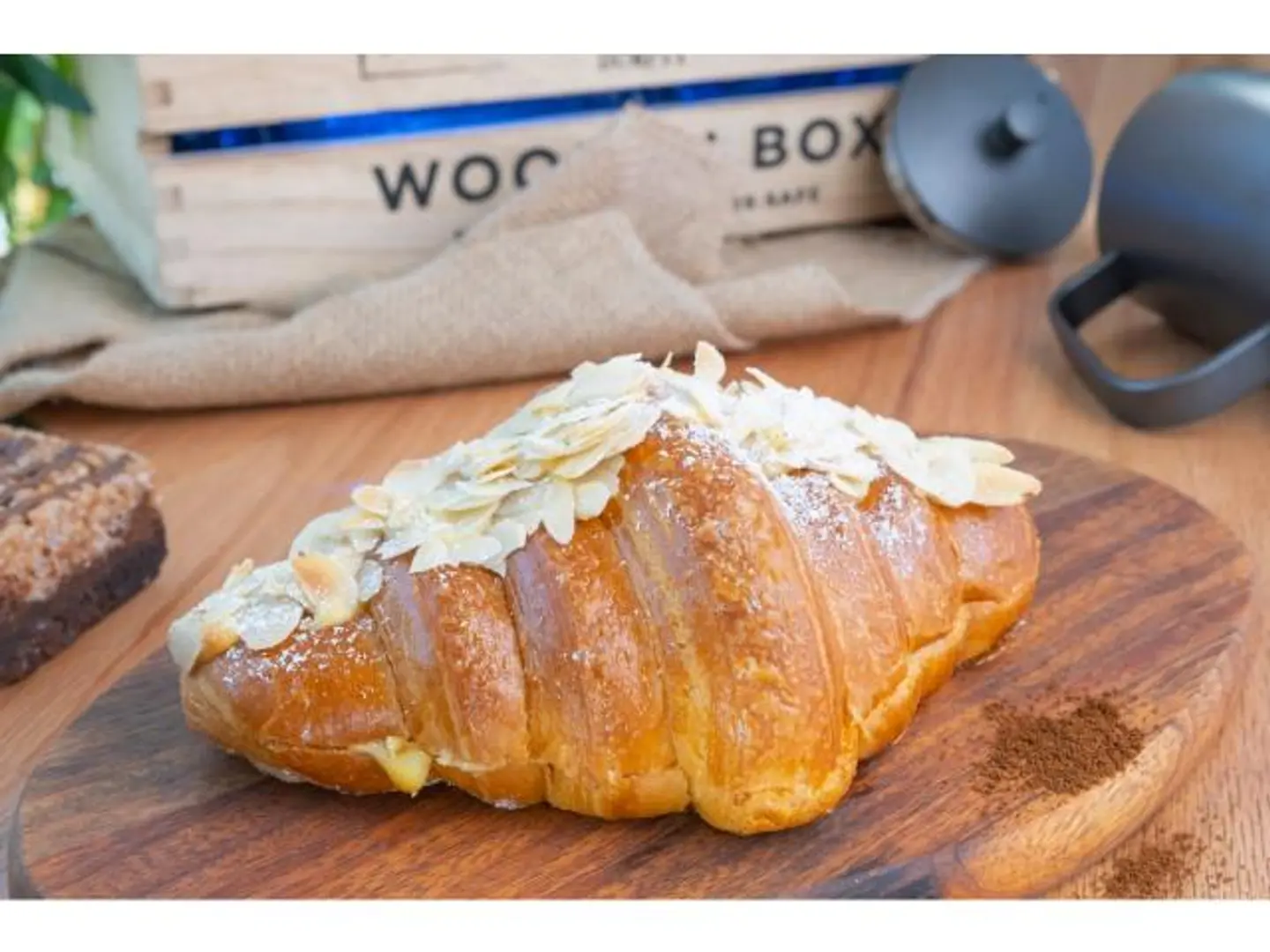 كرواسون اللوز