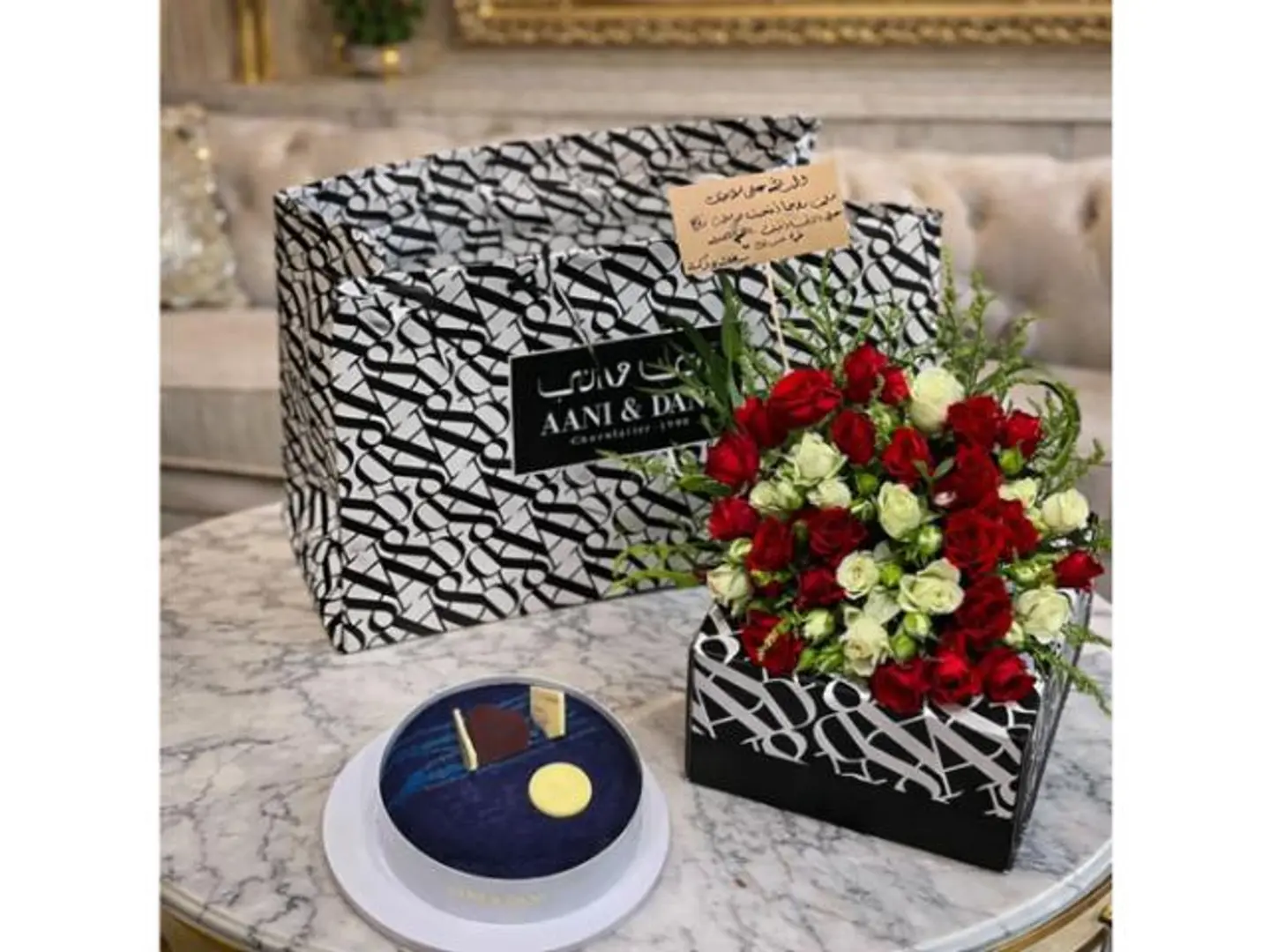 كيك بلوفلفت آني وداني مع ورد