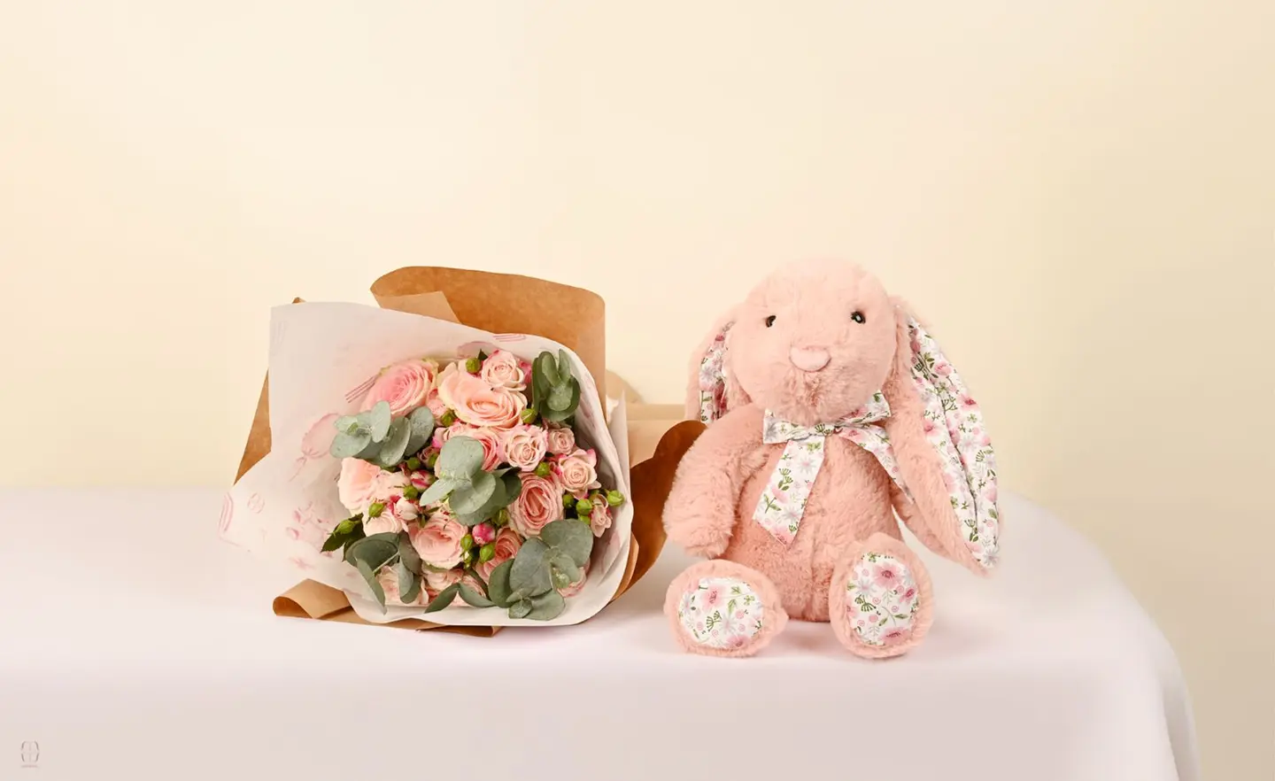 باقه هناء الورد مع الدبدوب