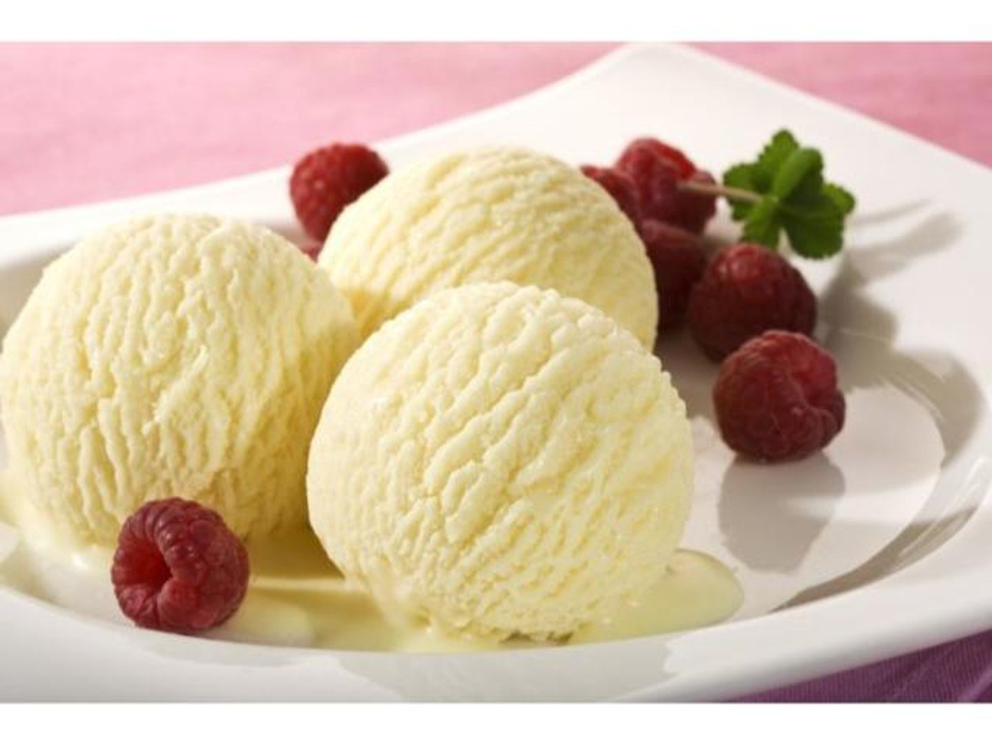 Gula Bjamon Hot With Vanilla Ice Cream
