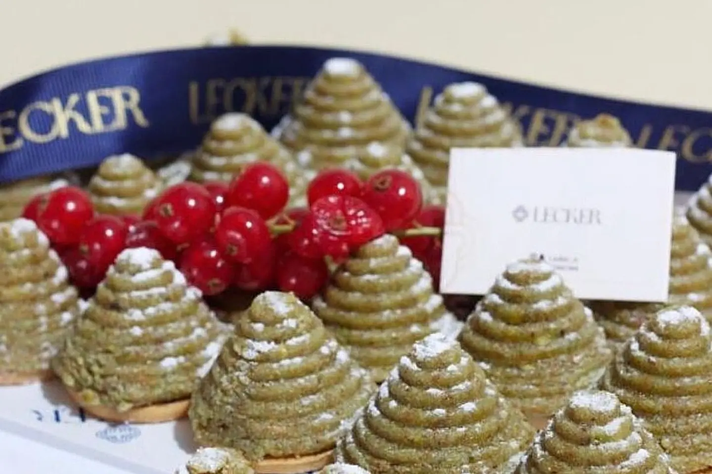 اهرامات الفستق