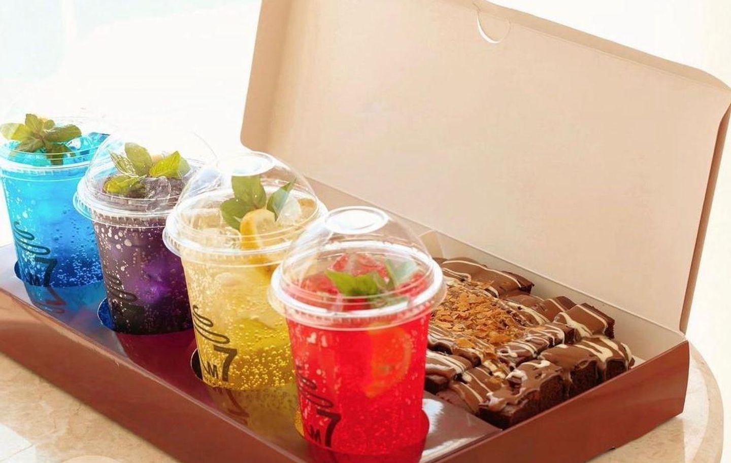 Takiyah Box With Code Red And Mojito