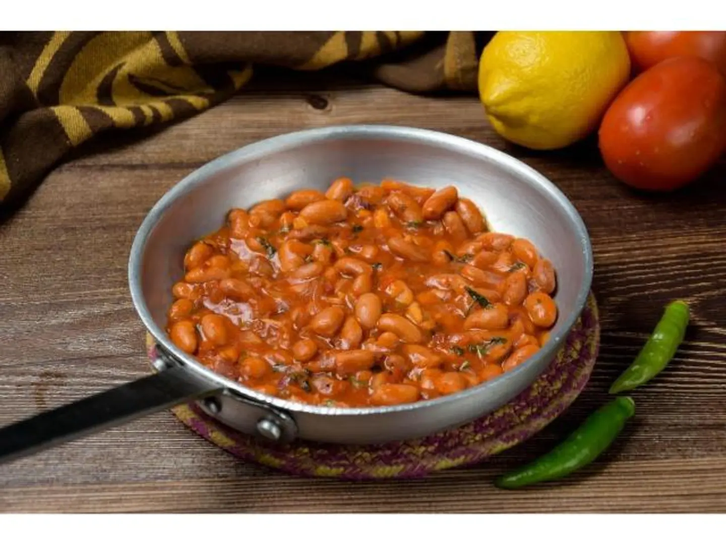 علبة فاصوليا مع التونة