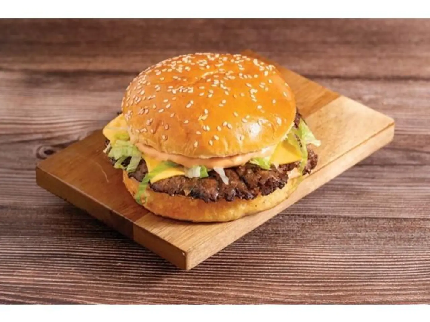 همبرجر لحم على الفحم
